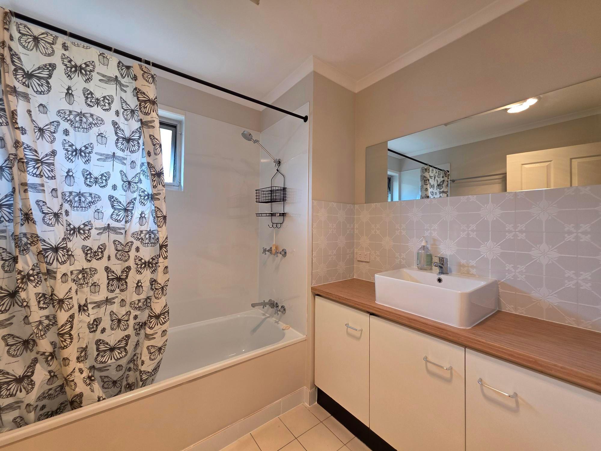 Large Family Home FOR LEASE!