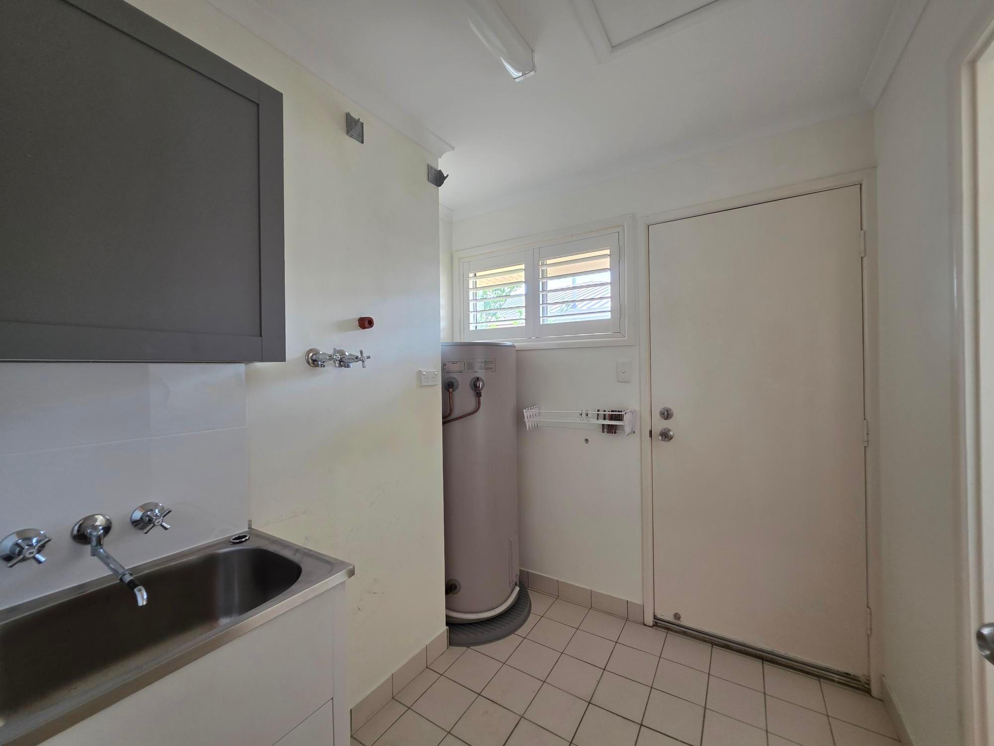 Large Family Home FOR LEASE!