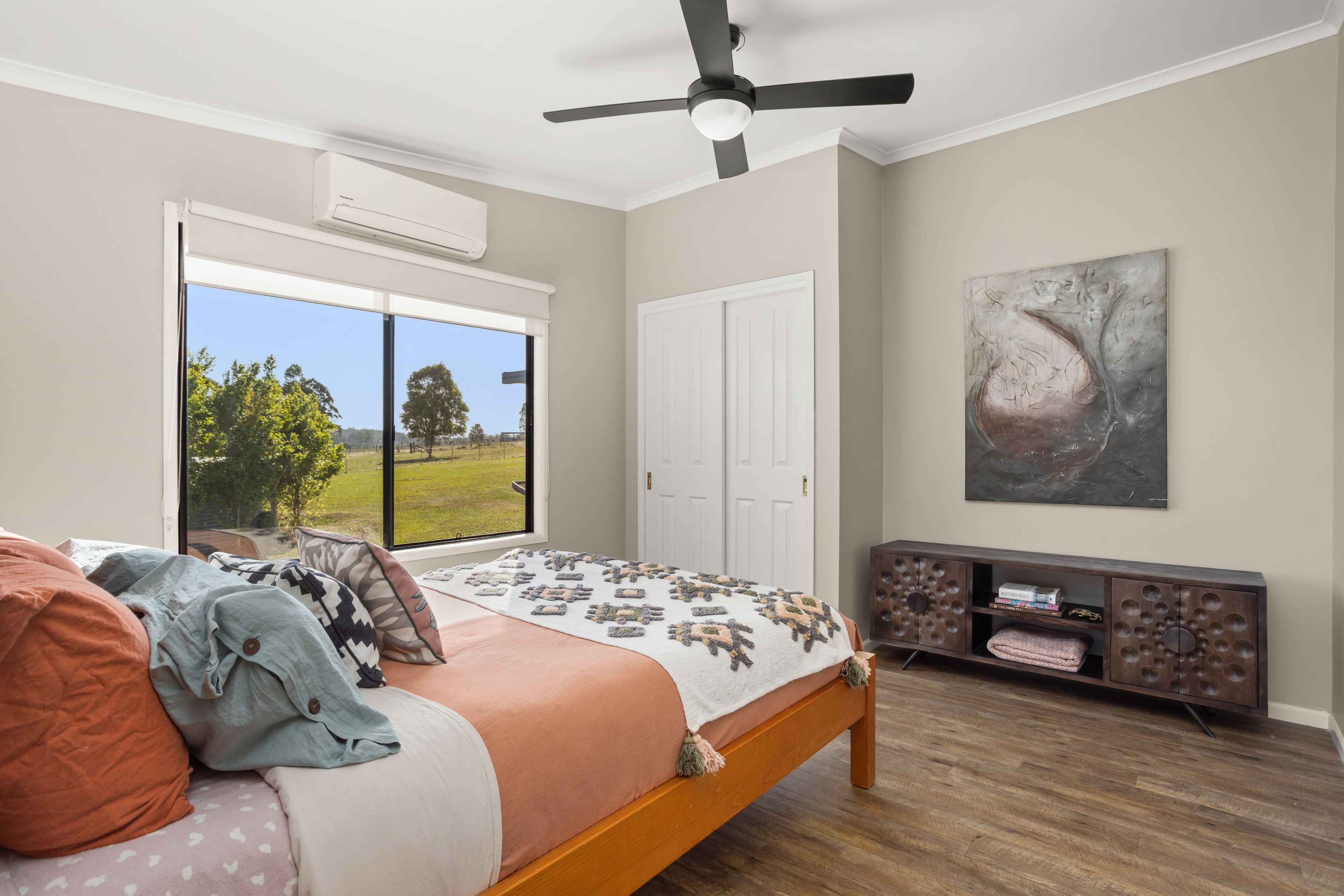 Entertainer's Lifestyle - 41* Acres with Resort-Style Living