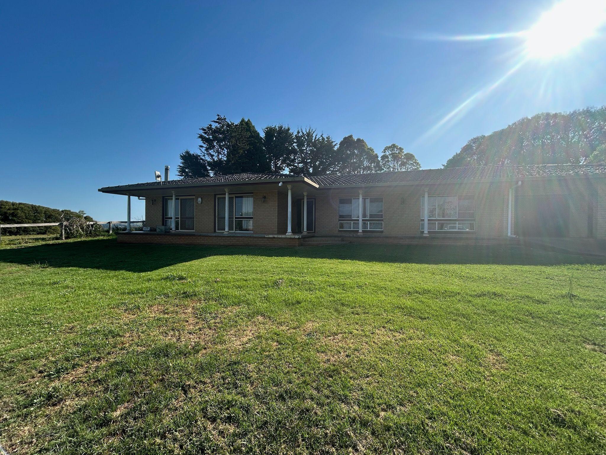 Prop-GPT: House: NSW North Dorrigo, NSW 2453 Family Home with additional study