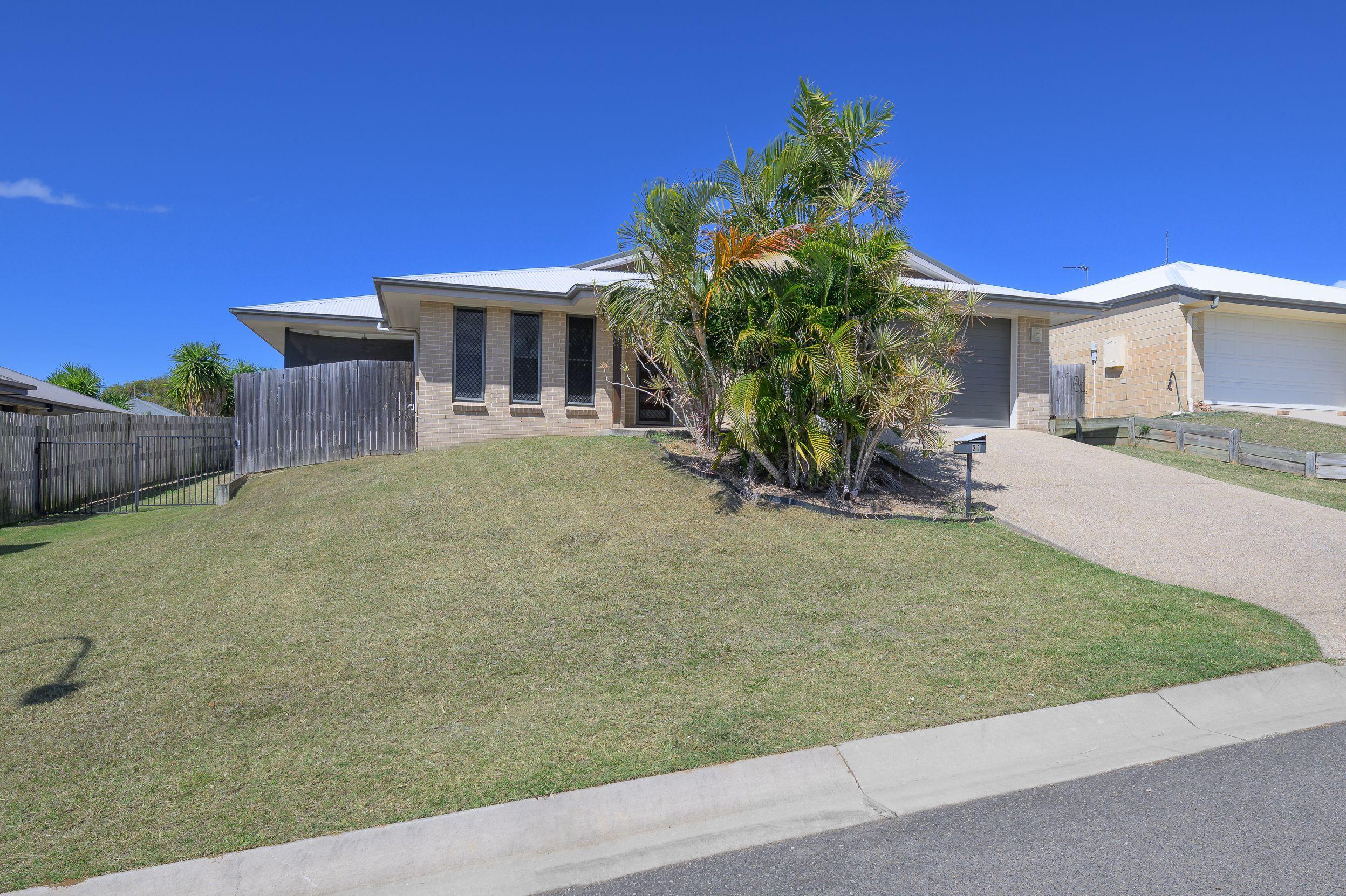 Prop-GPT: House: QLD Kirkwood, QLD 4680 SPACE, COMFORT, AND THAT HOMEY FEEL YOU WILL LOVE AT 21 BOTTLEBRUSH DRIVE!