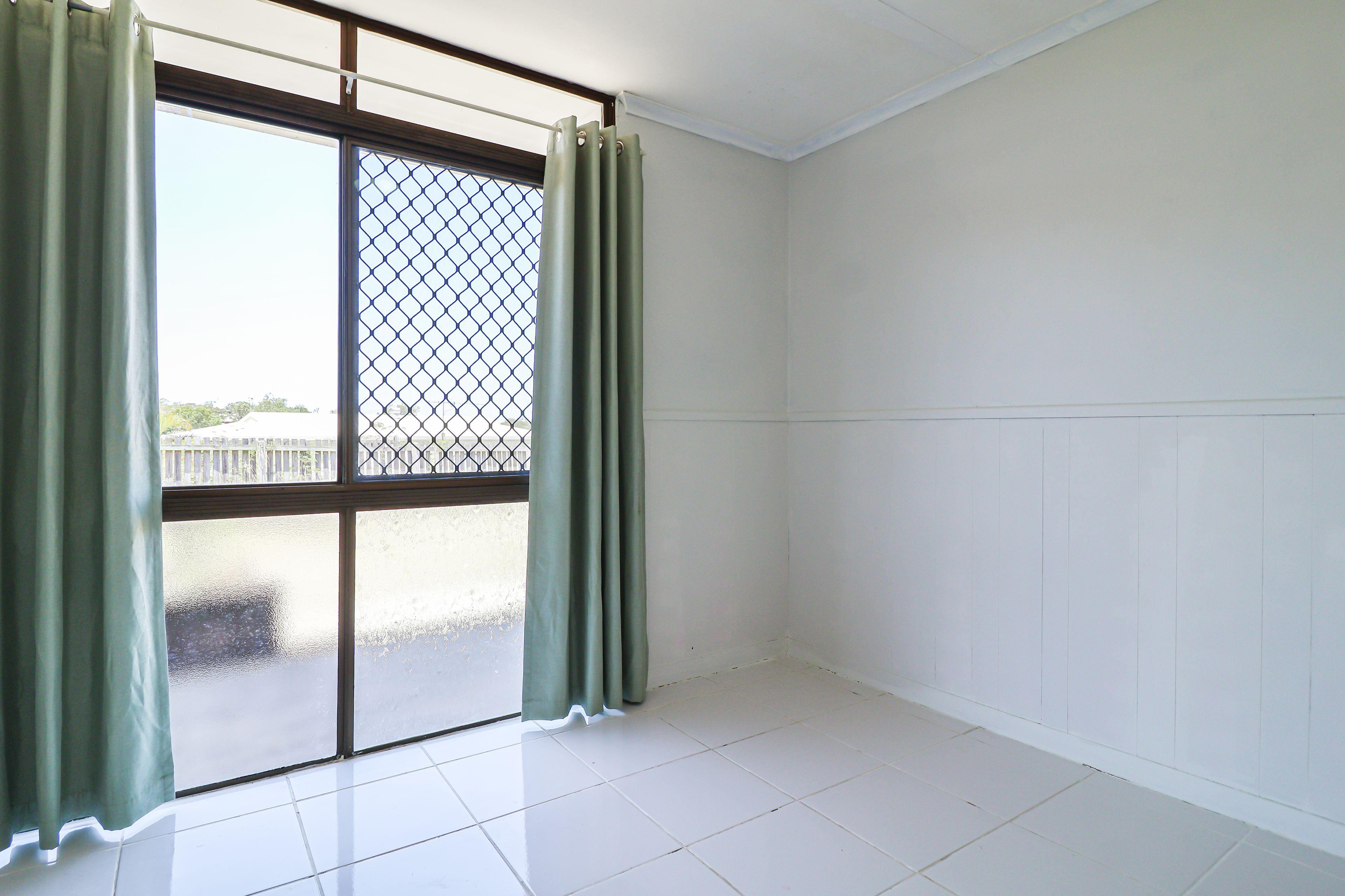 FEEL RIGHT AT HOME AT 6 KYLEE CRESCENT - COMFORT, SPACE, AND STYLE IN THE HEART OF CALLIOPE!