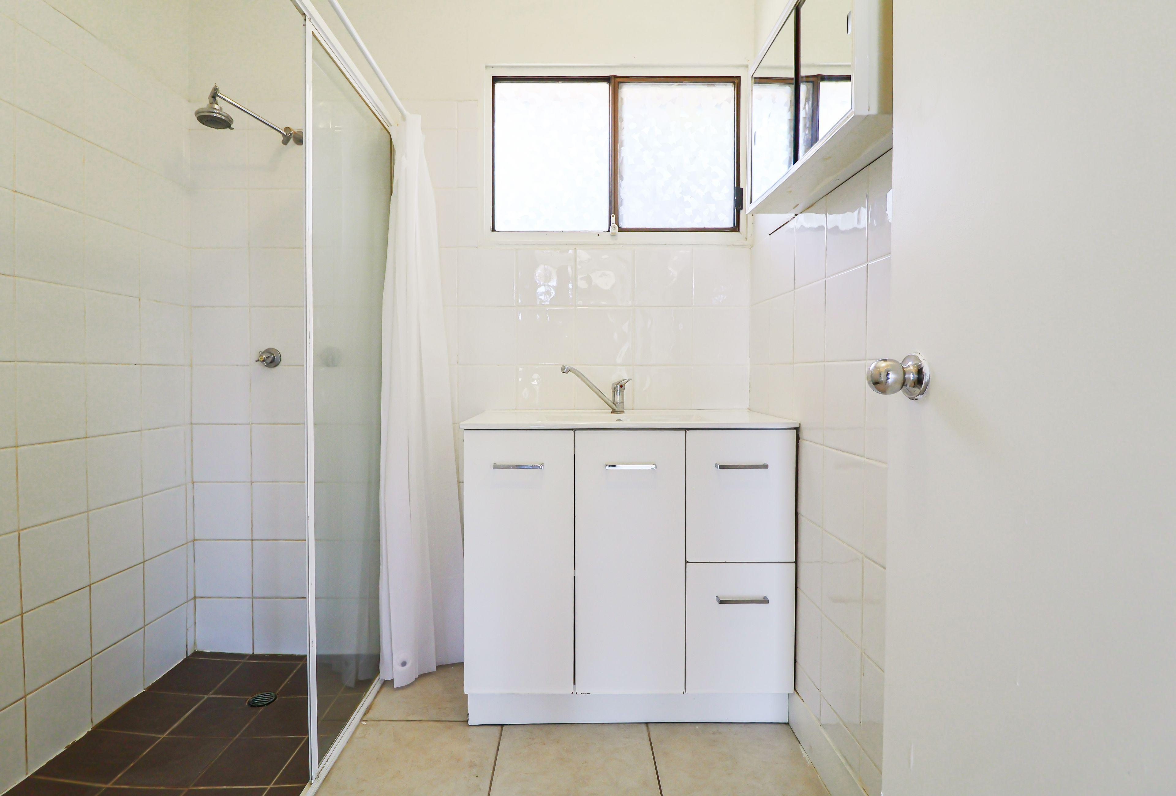 FEEL RIGHT AT HOME AT 6 KYLEE CRESCENT - COMFORT, SPACE, AND STYLE IN THE HEART OF CALLIOPE!