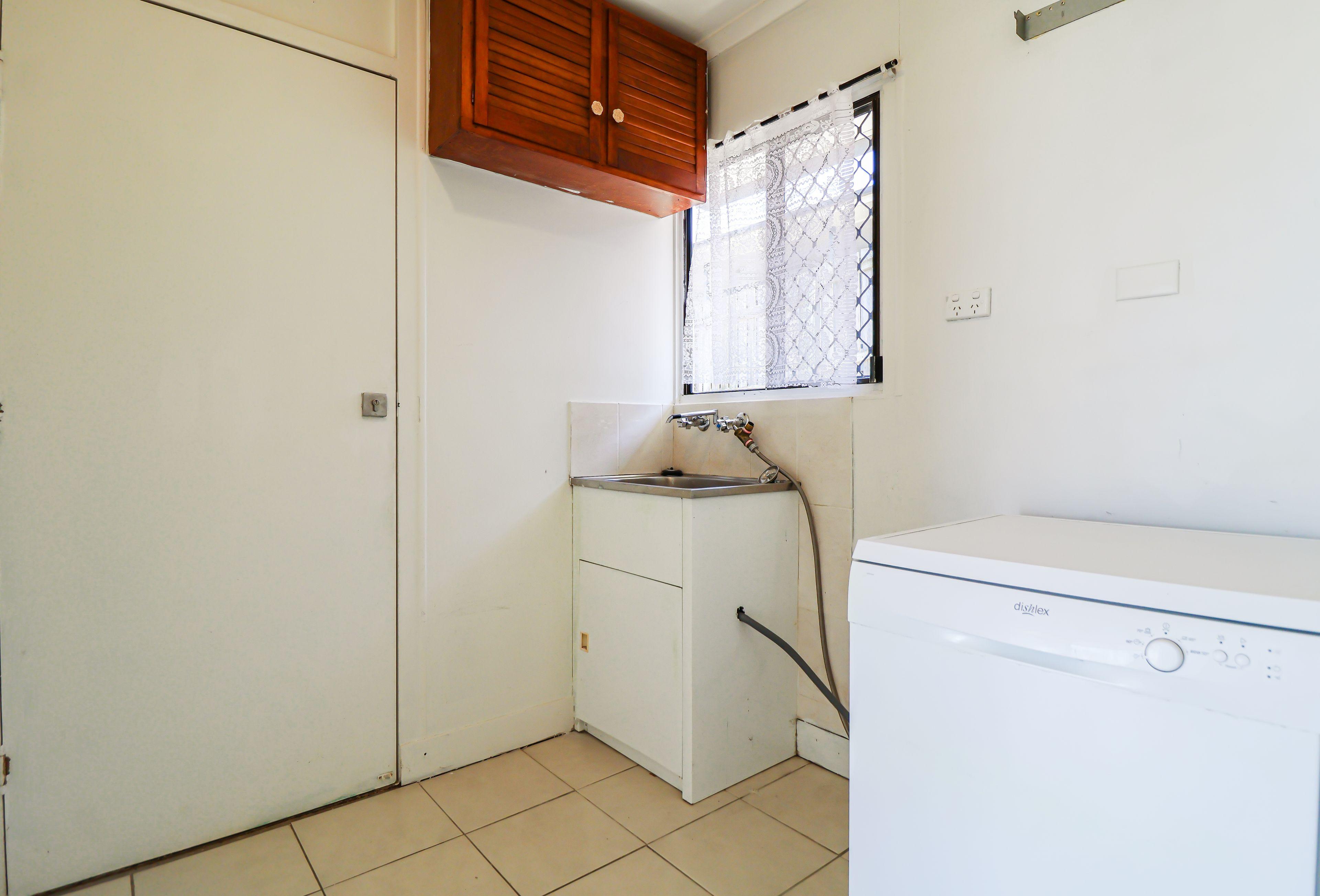 FEEL RIGHT AT HOME AT 6 KYLEE CRESCENT - COMFORT, SPACE, AND STYLE IN THE HEART OF CALLIOPE!