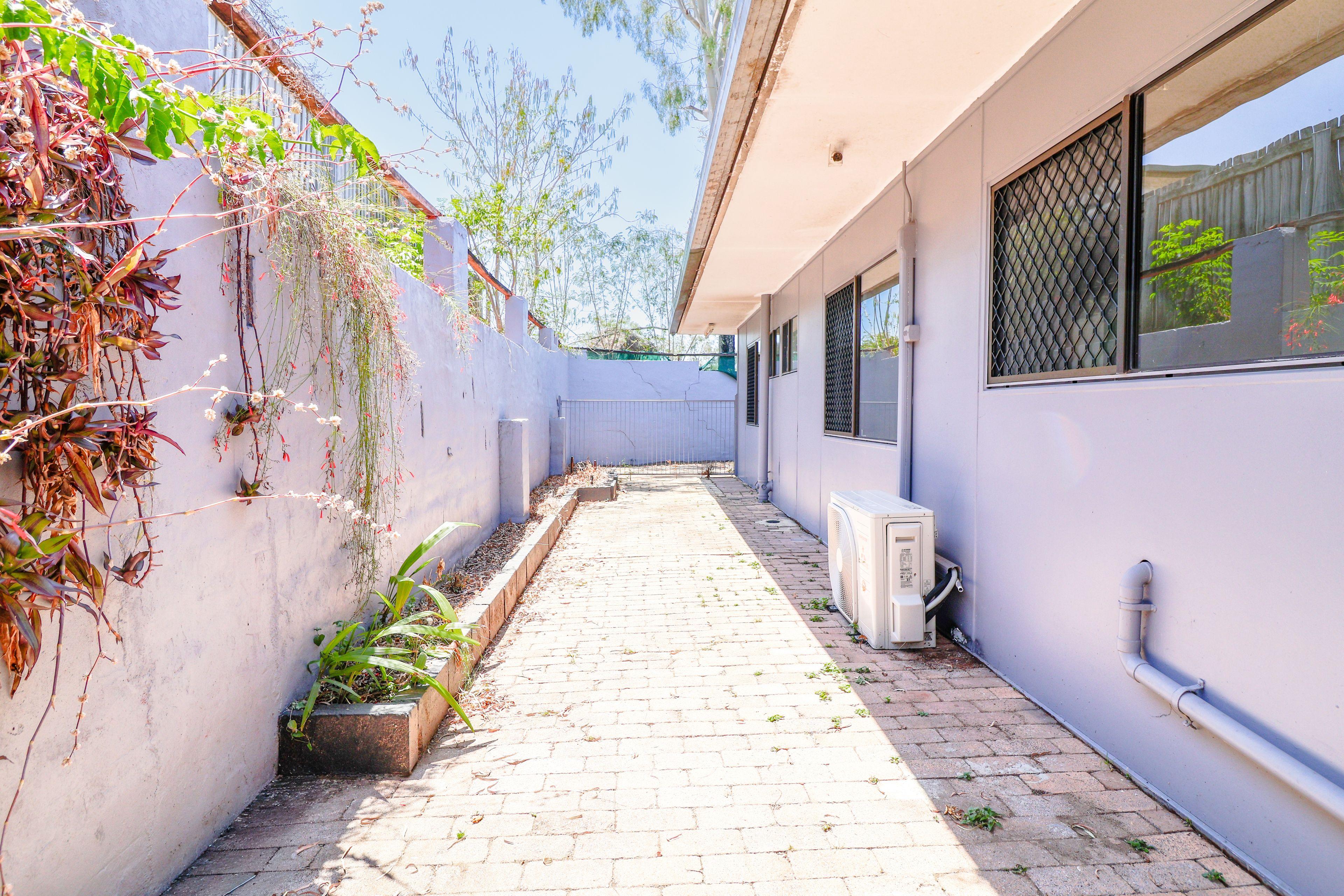 FEEL RIGHT AT HOME AT 6 KYLEE CRESCENT - COMFORT, SPACE, AND STYLE IN THE HEART OF CALLIOPE!