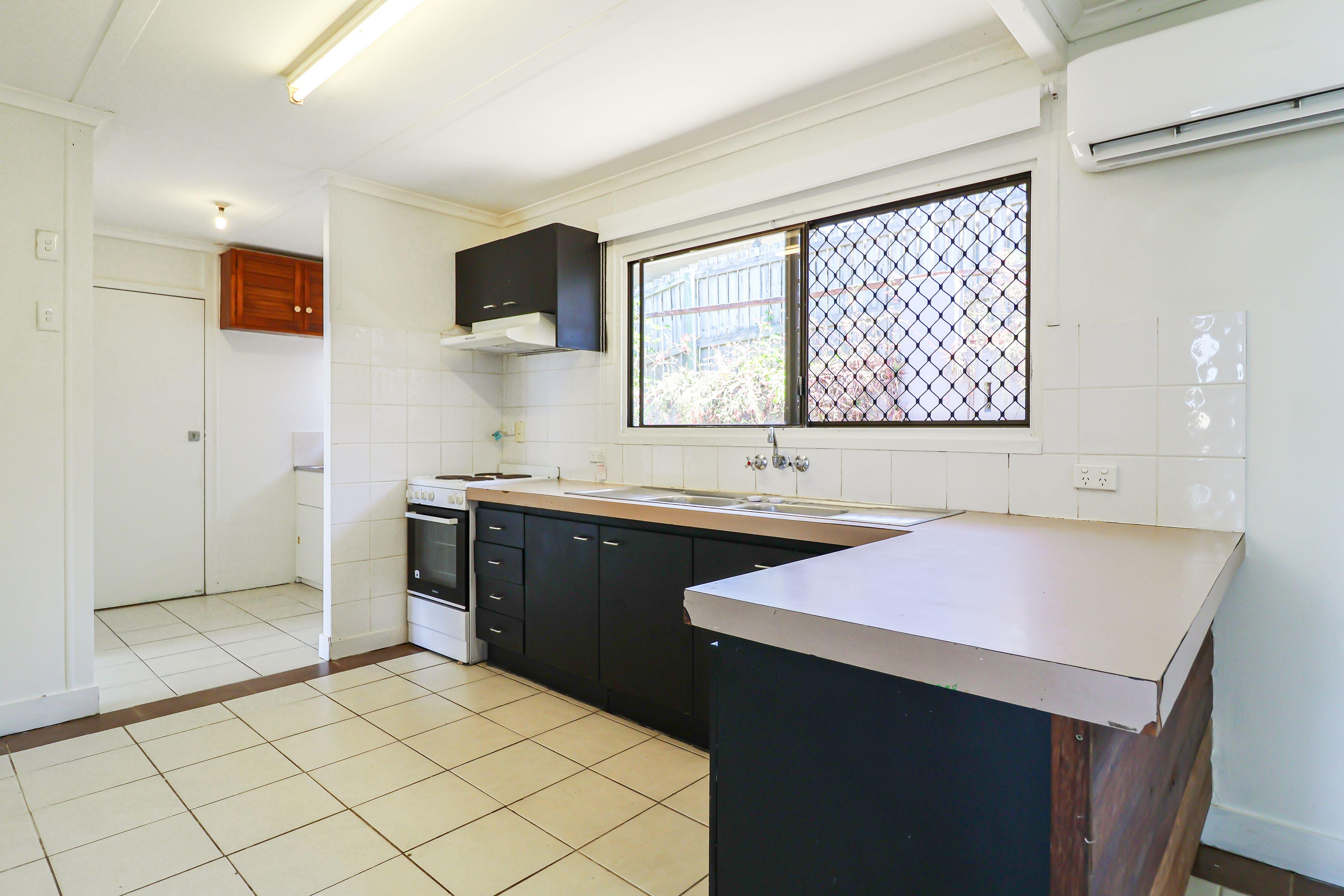 FEEL RIGHT AT HOME AT 6 KYLEE CRESCENT - COMFORT, SPACE, AND STYLE IN THE HEART OF CALLIOPE!