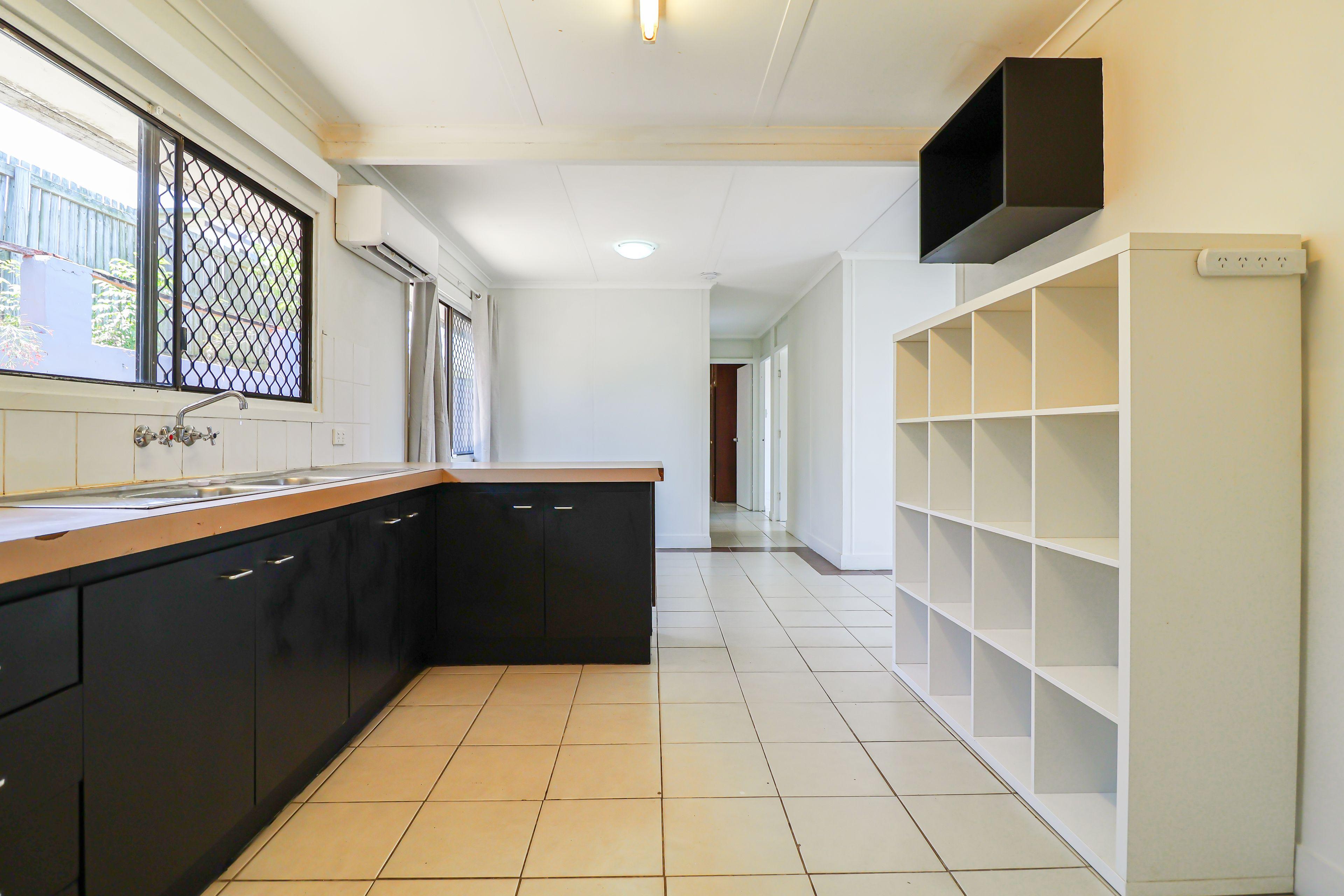 FEEL RIGHT AT HOME AT 6 KYLEE CRESCENT - COMFORT, SPACE, AND STYLE IN THE HEART OF CALLIOPE!