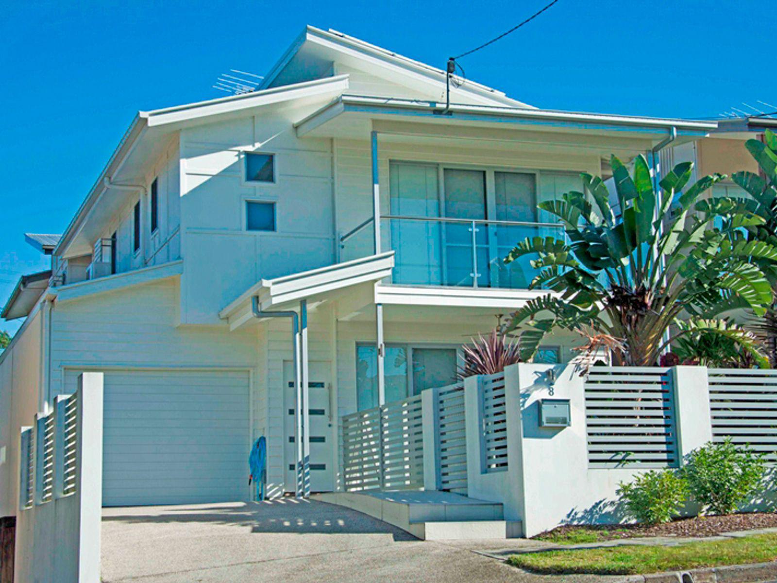 Modern Alderley home!