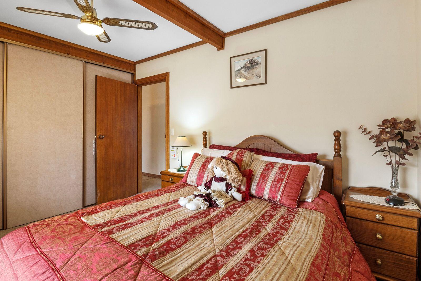 Lovely home within walking distance to Carrrickalinga Beach