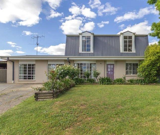 Prop-GPT: House: VIC West Wodonga, VIC 3690 Central three bedroom home