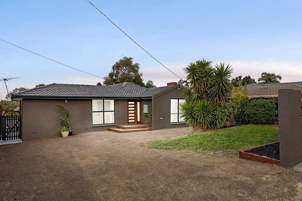 Prop-GPT: House: VIC Strathmore Heights, VIC 3041 Modern Family Living in Strathmore Heights