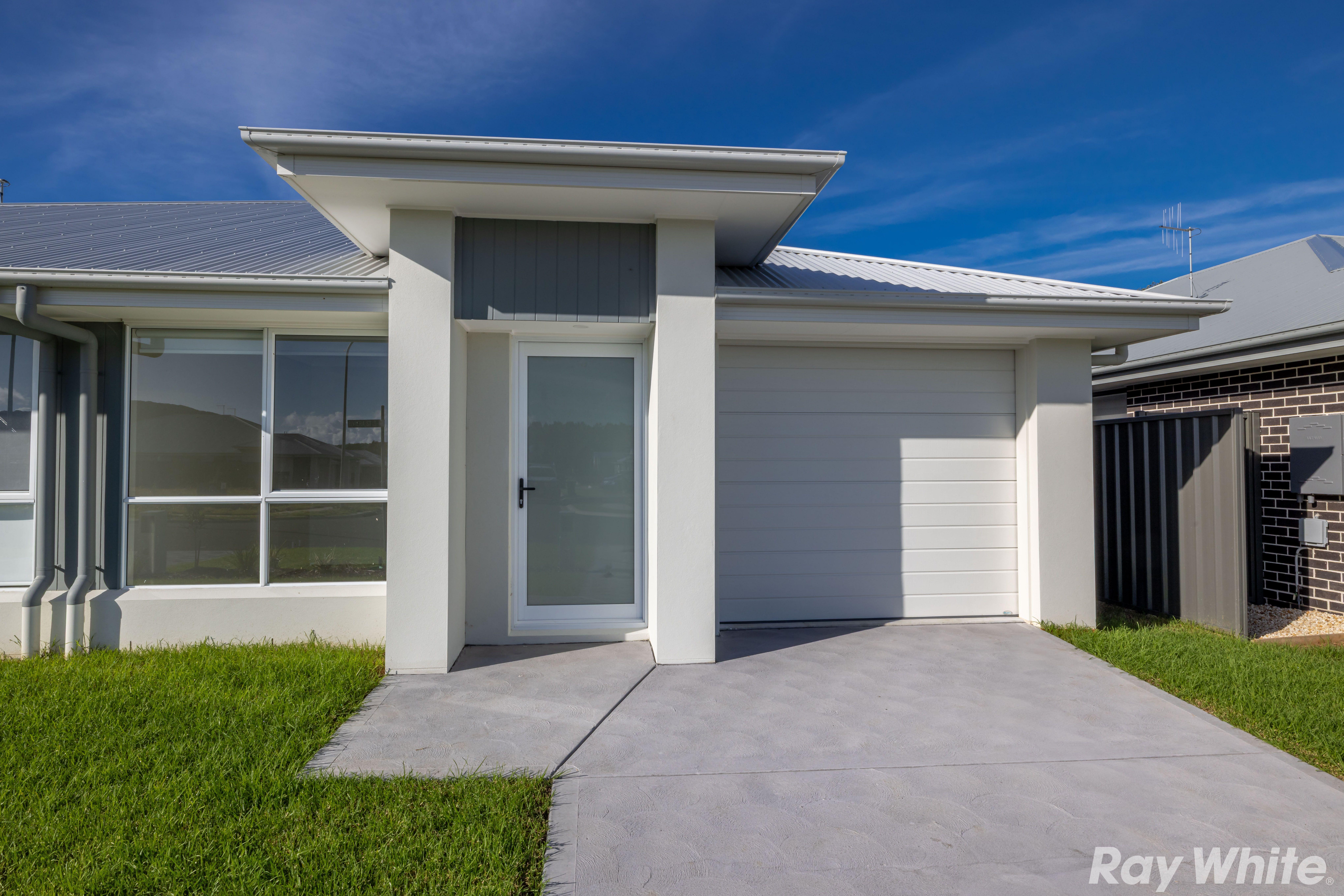Prop-GPT: Villa: NSW Forster, NSW 2428 BEAUTIFUL BRAND NEW 3 BEDROOM VILLA!!