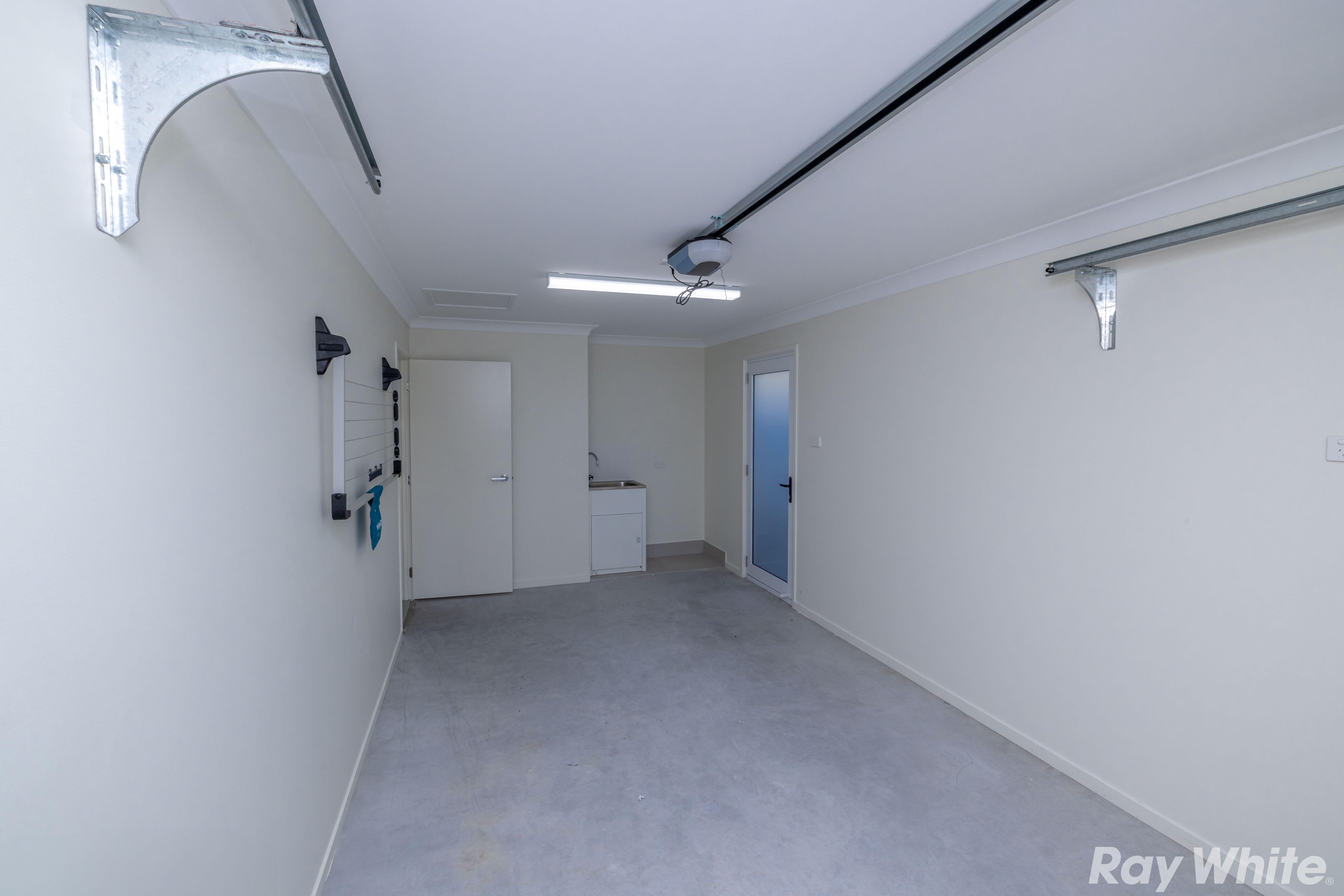 BEAUTIFUL BRAND NEW 3 BEDROOM VILLA!!