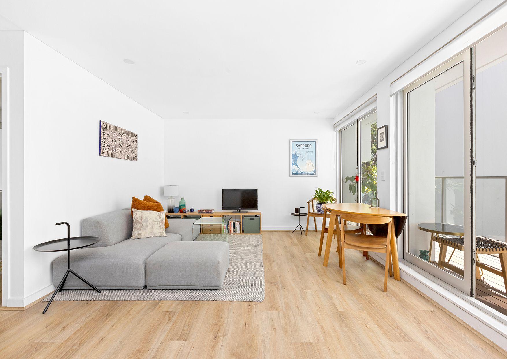 Prop-GPT: Apartment: NSW Alexandria, NSW 2015 Sundrenched One Bedroom Apartment in Convenient Location