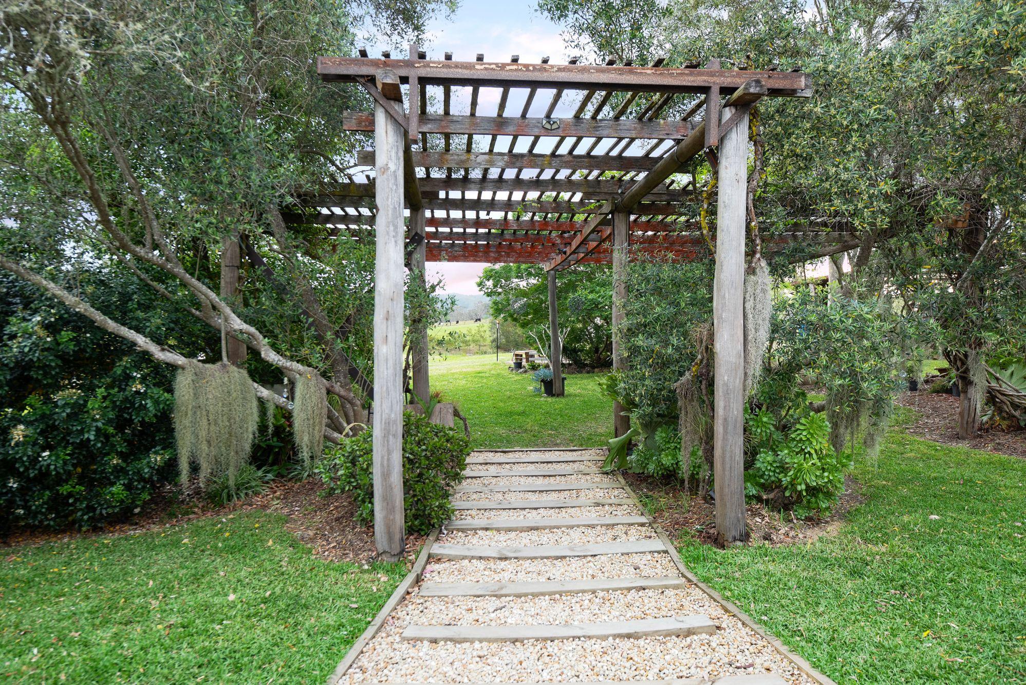 'Glengourdie' Two Homes, Yoga Dome & Guest Facilities on 5.2ha - Lifestyle, Income & Space to Breathe