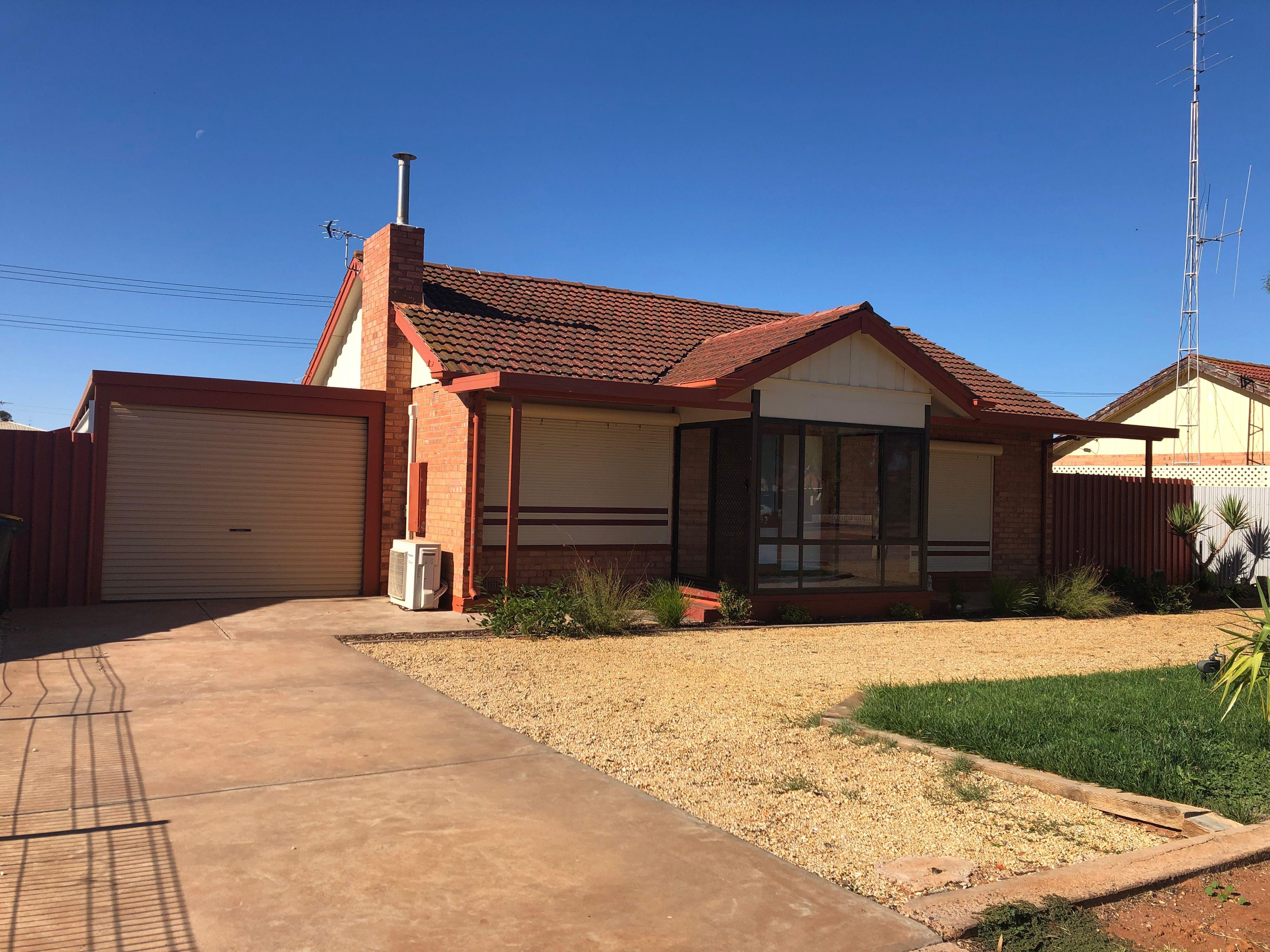 Prop-GPT: House: SA Whyalla Stuart, SA 5608 To register & apply for this property, please use this link: https://snug. com/