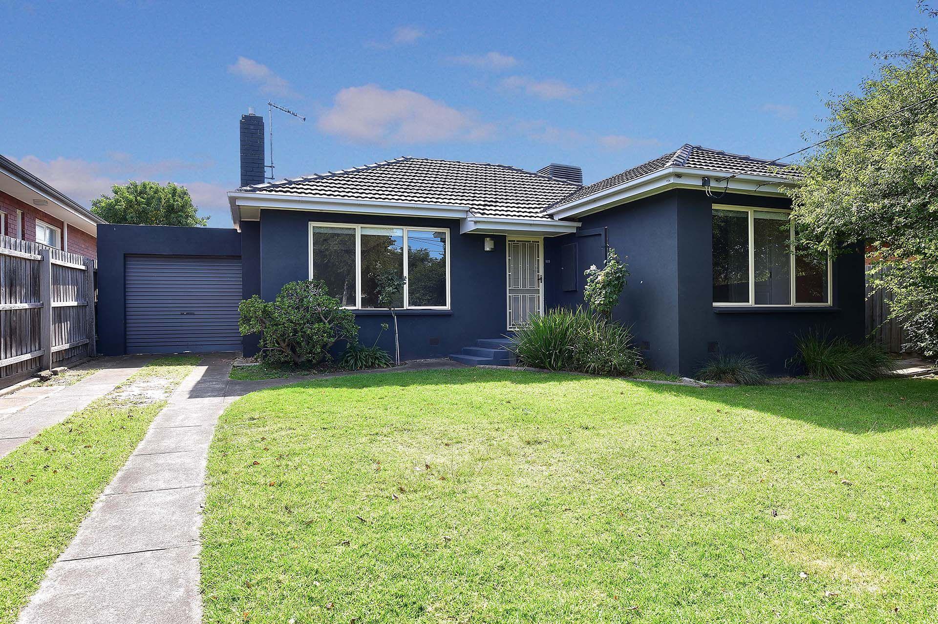 Prop-GPT: House: VIC Cheltenham, VIC 3192 Family Sized Spaces