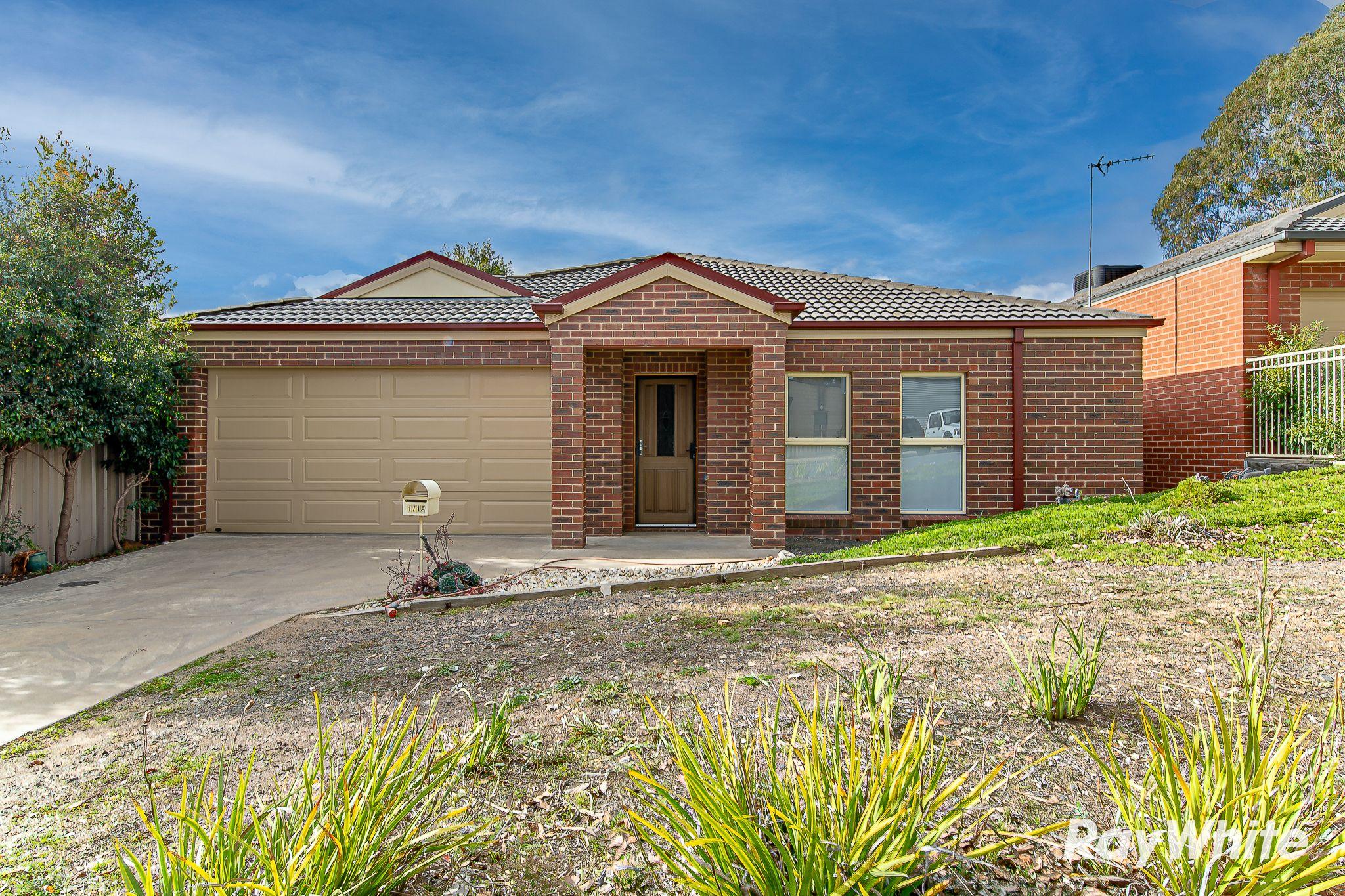 Prop-GPT: House: VIC Golden Square, VIC 3555 Stunning 3 Bedroom in a much sought after quiet pocket of Golden Square