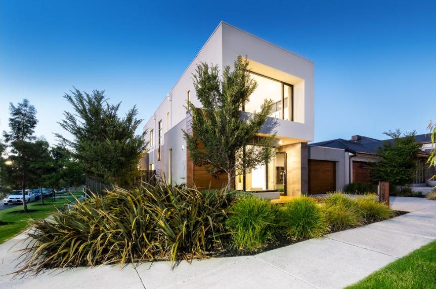 Prop-GPT: House: VIC Wollert, VIC 3750 Stunning Luxury 4 Bedroom Home - Don't Miss Your Chance ***APPLY FOR THIS PROPERTY NOW***