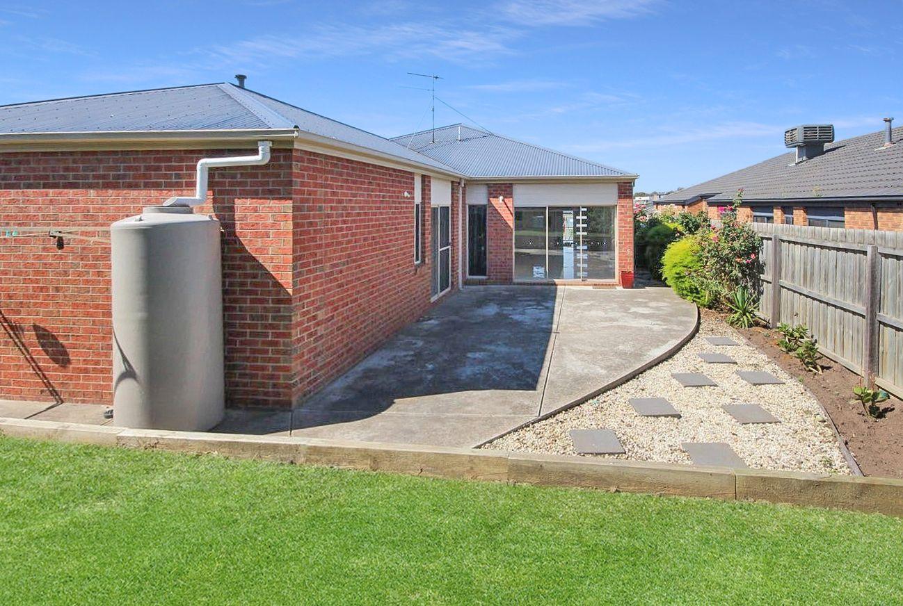 LARGE HOME WITH PLENTY OF SPACE FOR ALL TO ENJOY!