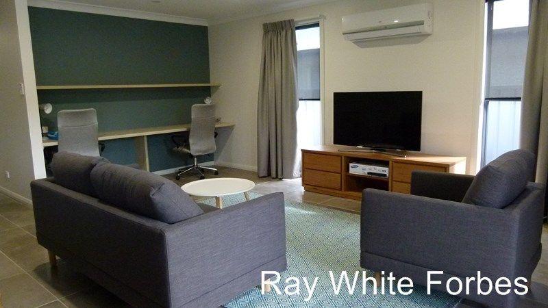 Ray White Forbes 68511411