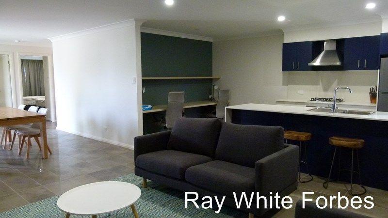 Ray White Forbes 68511411