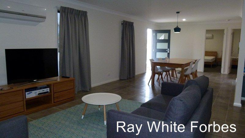 Ray White Forbes 68511411
