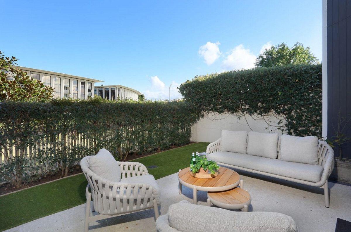 Prop-GPT: House: QLD Benowa, QLD 4217 7 Theatre Drive, Benowa, QLD 4217 - House for Rent - harcourts.net