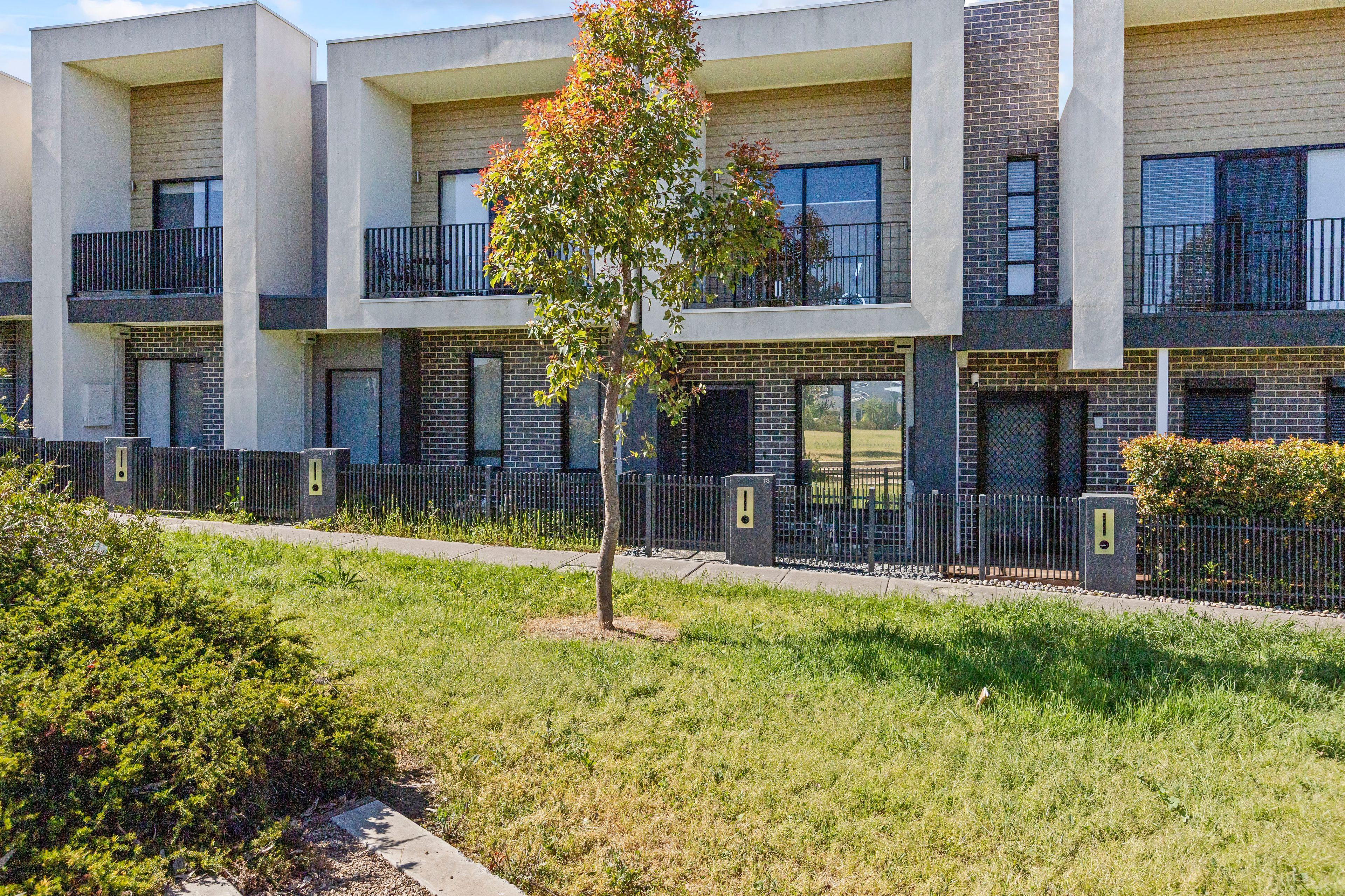 Prop-GPT: Townhouse: VIC Mickleham, VIC 3064 Your New Mickleham Townhouse Awaits!