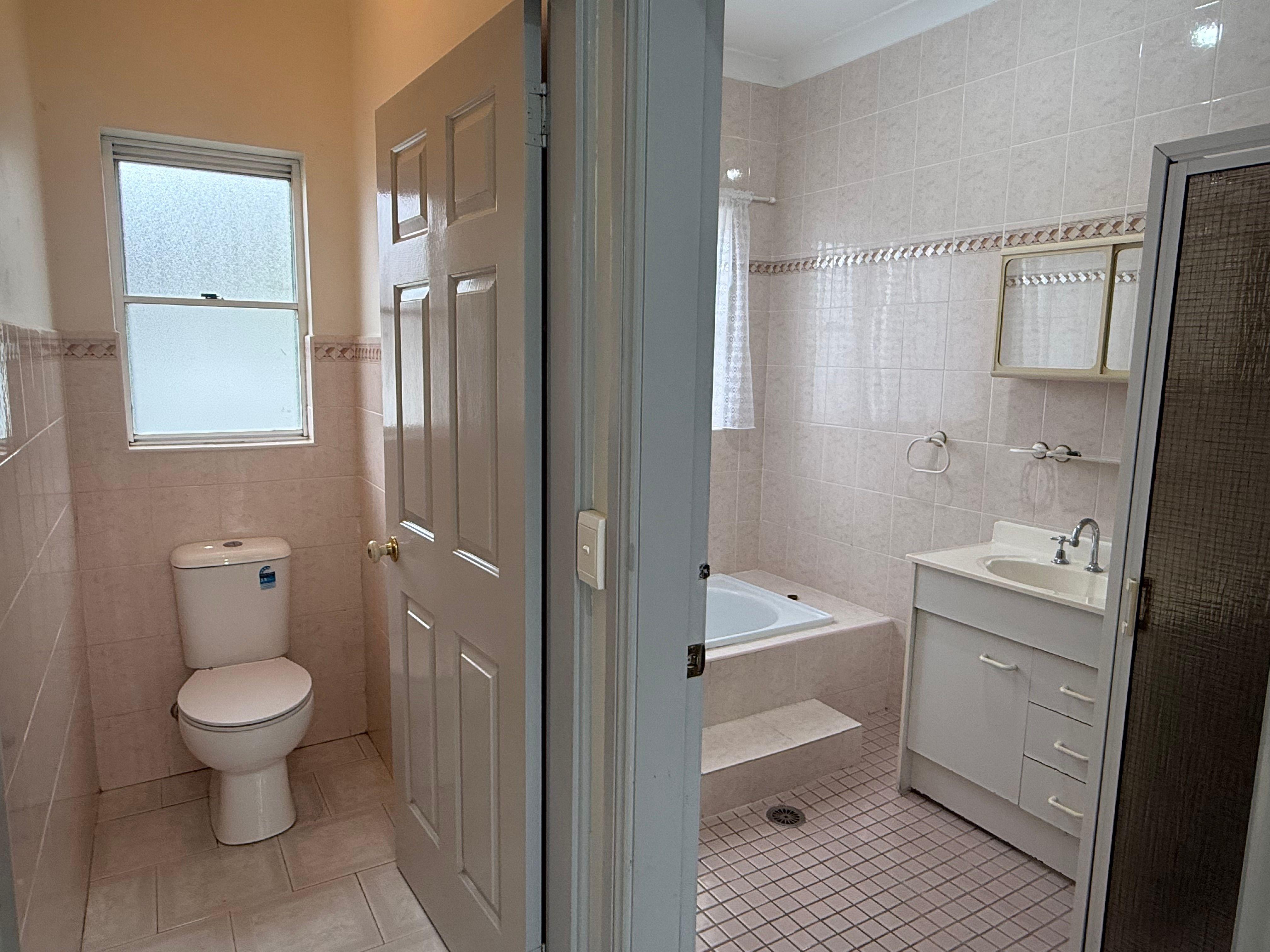 Duplex In Maloney's Beach