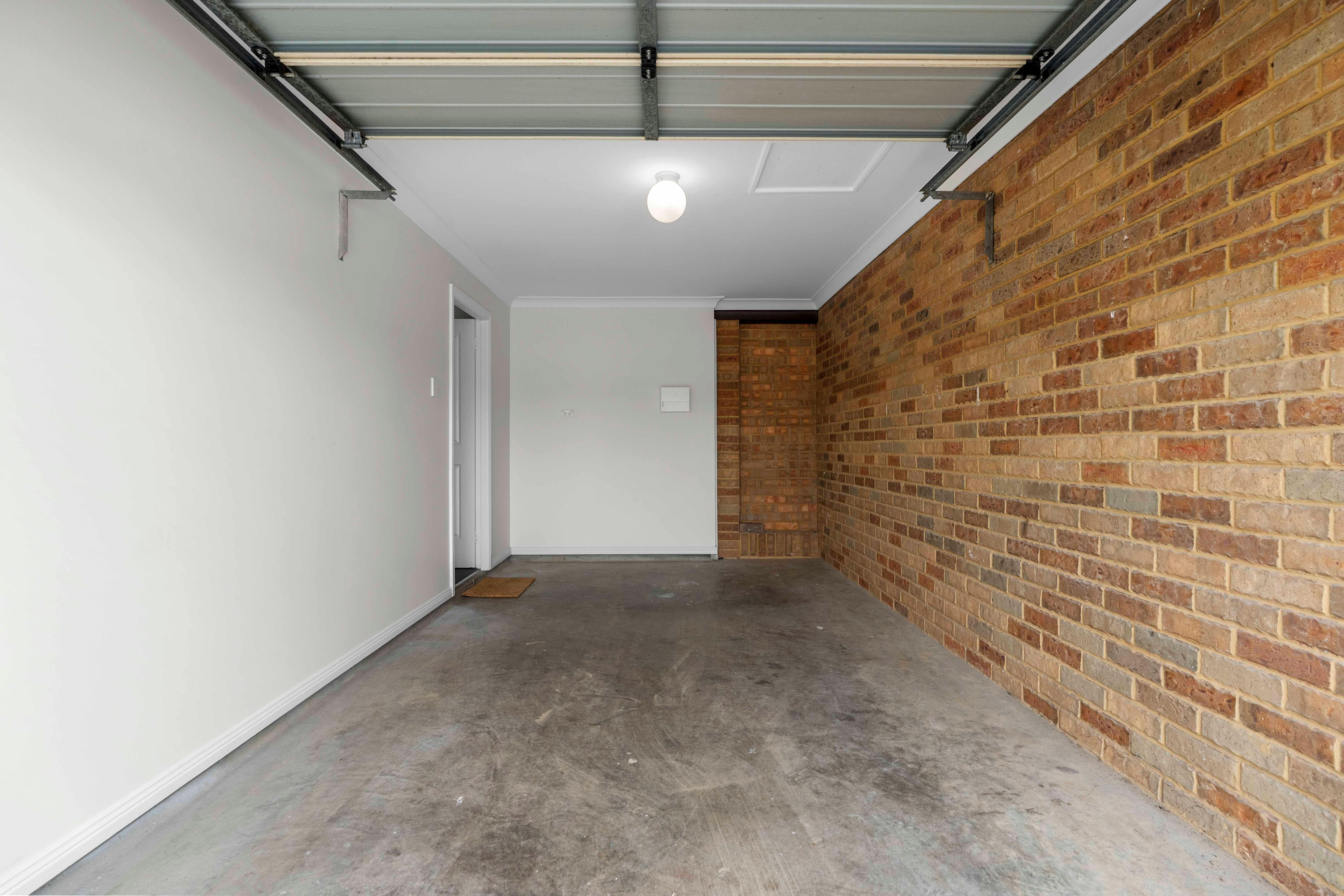 Spacious 4-Bedroom Family Home in Quiet Location