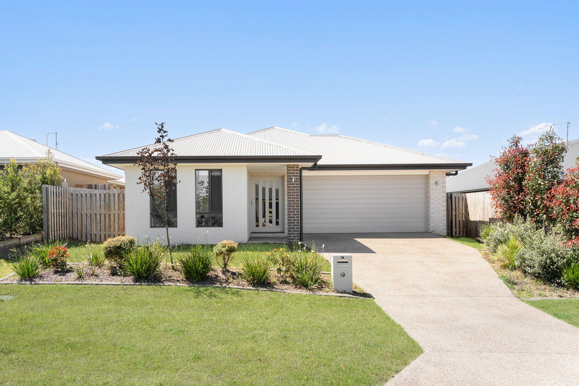 Prop-GPT: House: QLD Gleneagle, QLD 4285 Modern, Bright and Beautifully Easy - The Perfect Family Home