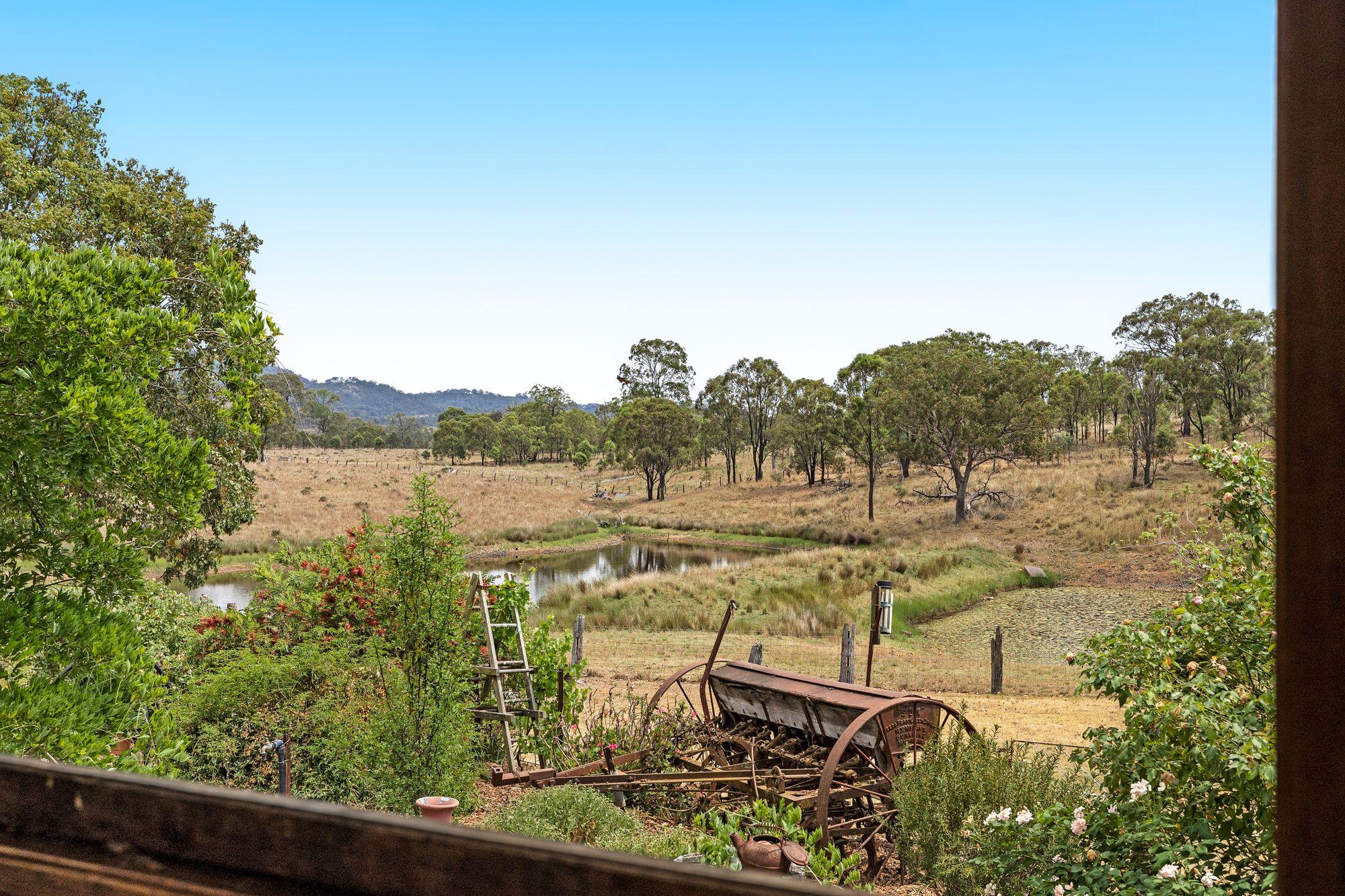 Mountain Views & Creekside Serenity - Your Rural Escape Awaits