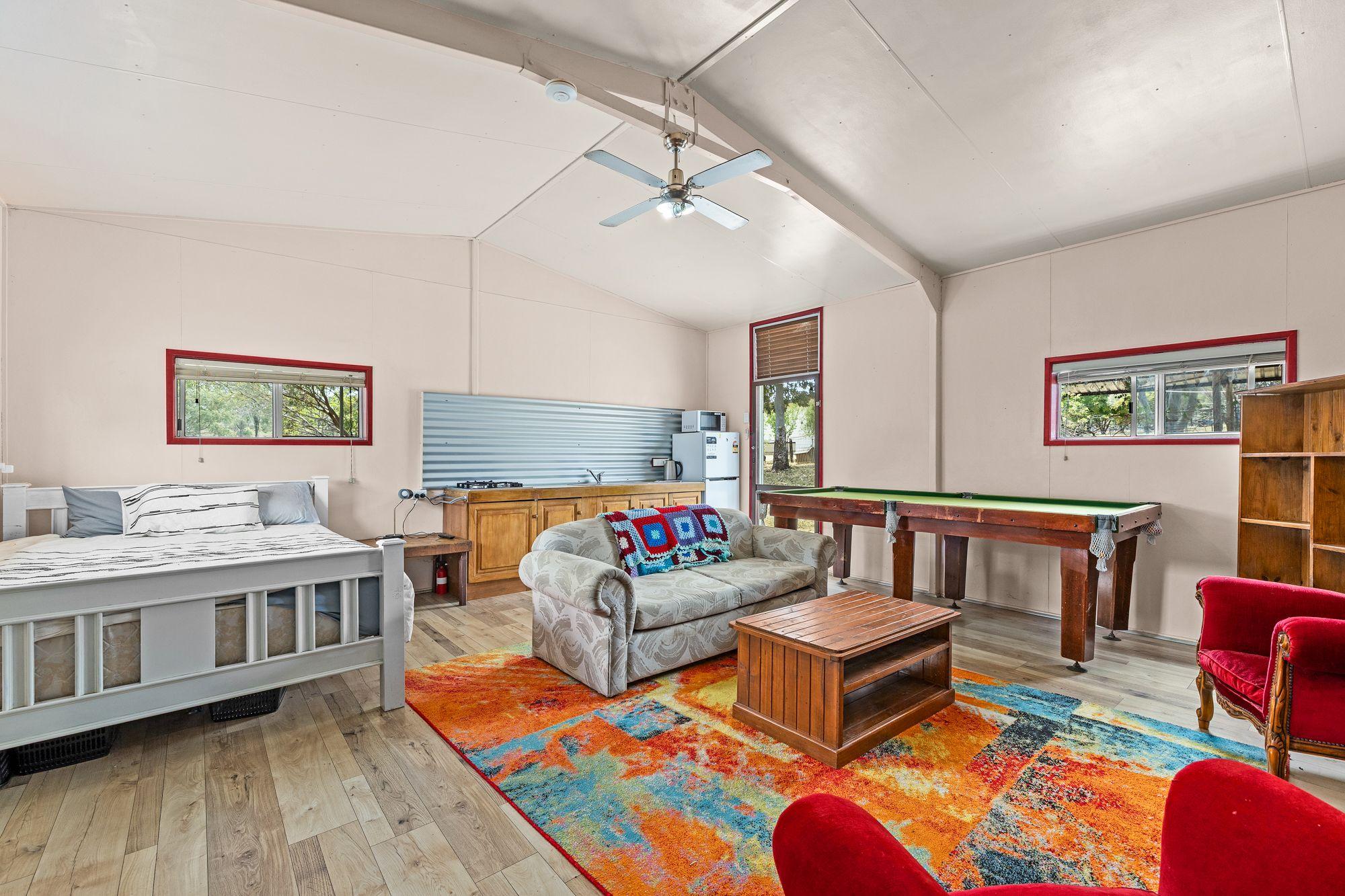 Mountain Views & Creekside Serenity - Your Rural Escape Awaits