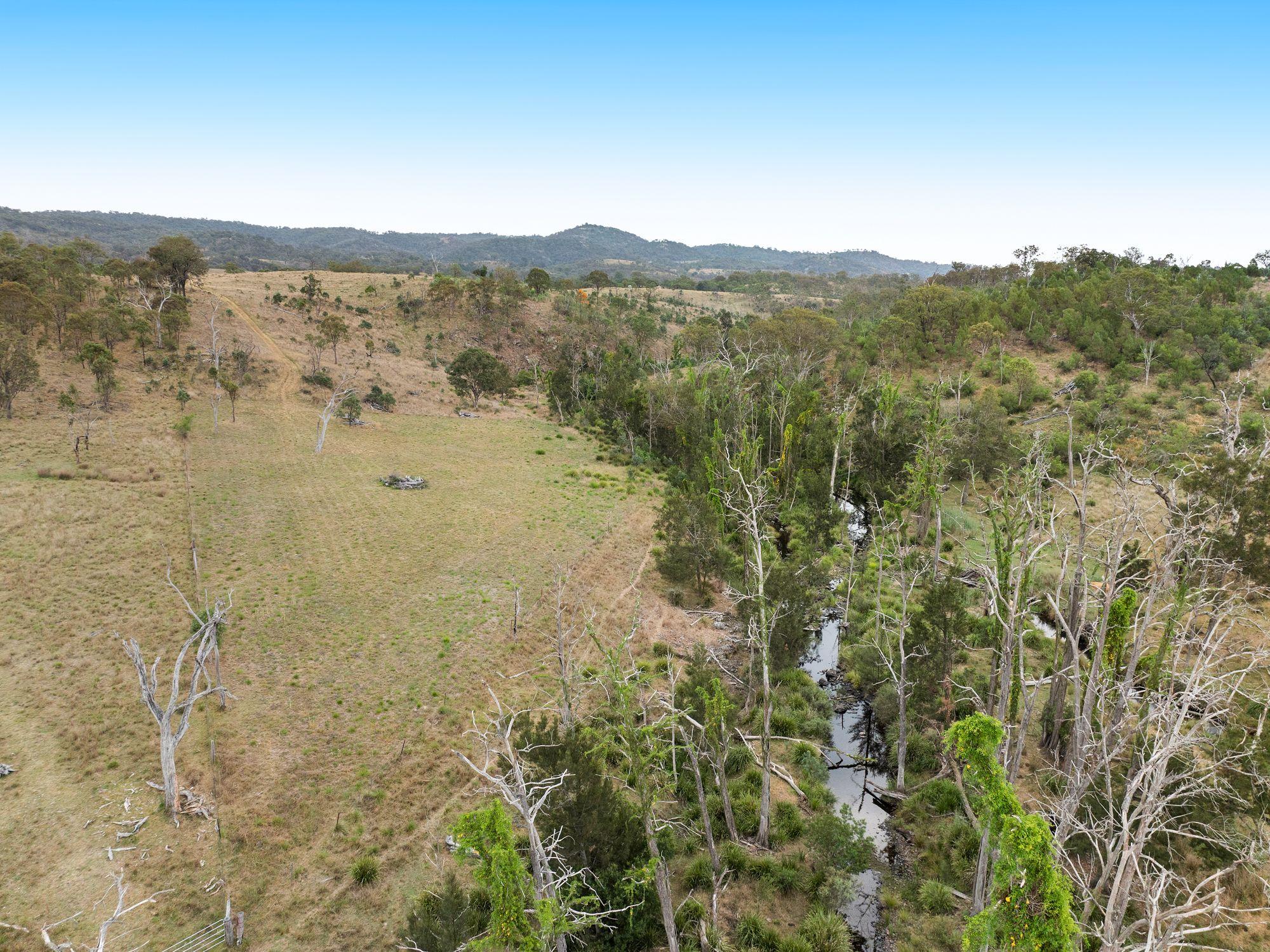 Mountain Views & Creekside Serenity - Your Rural Escape Awaits