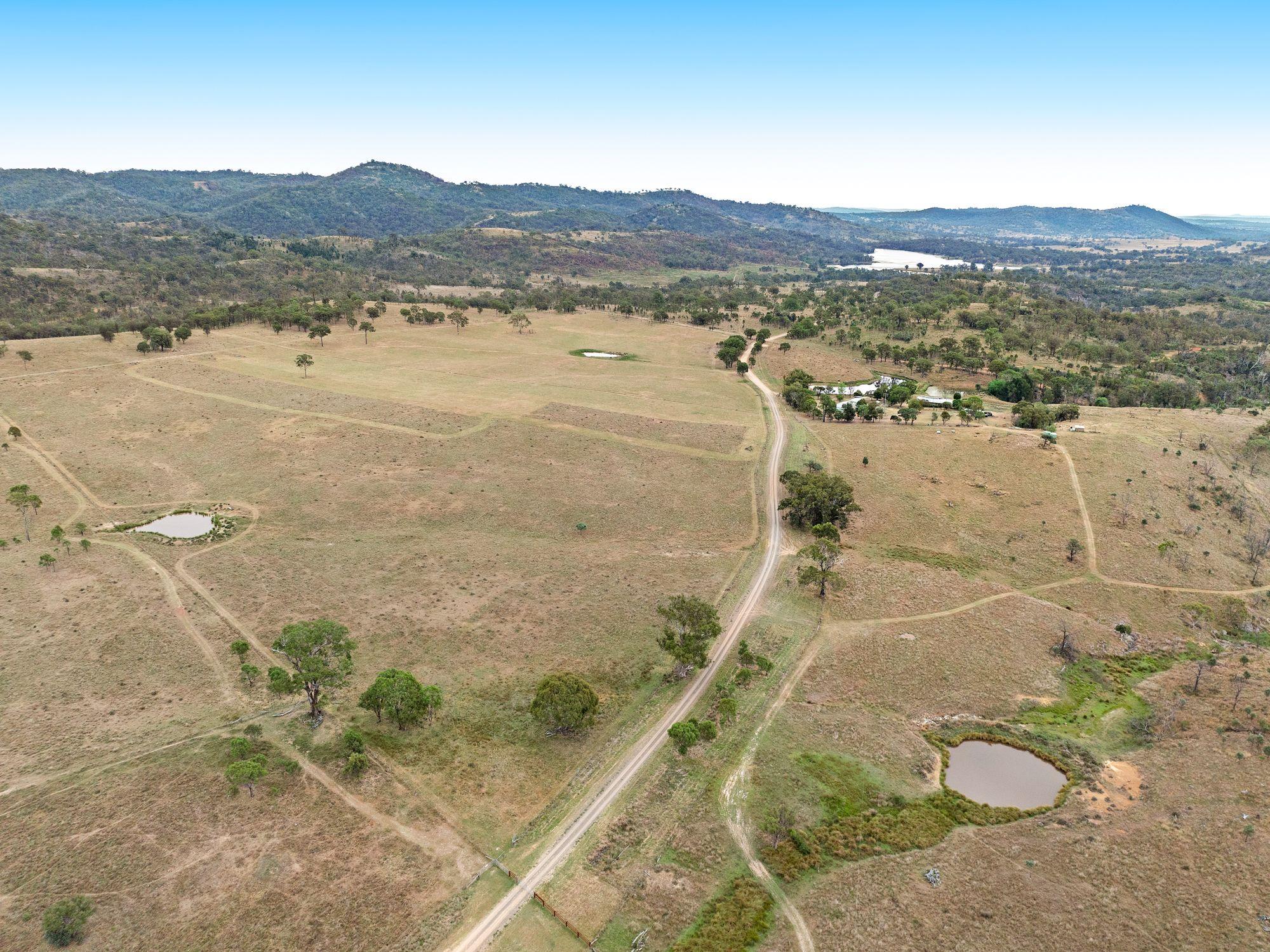 Mountain Views & Creekside Serenity - Your Rural Escape Awaits