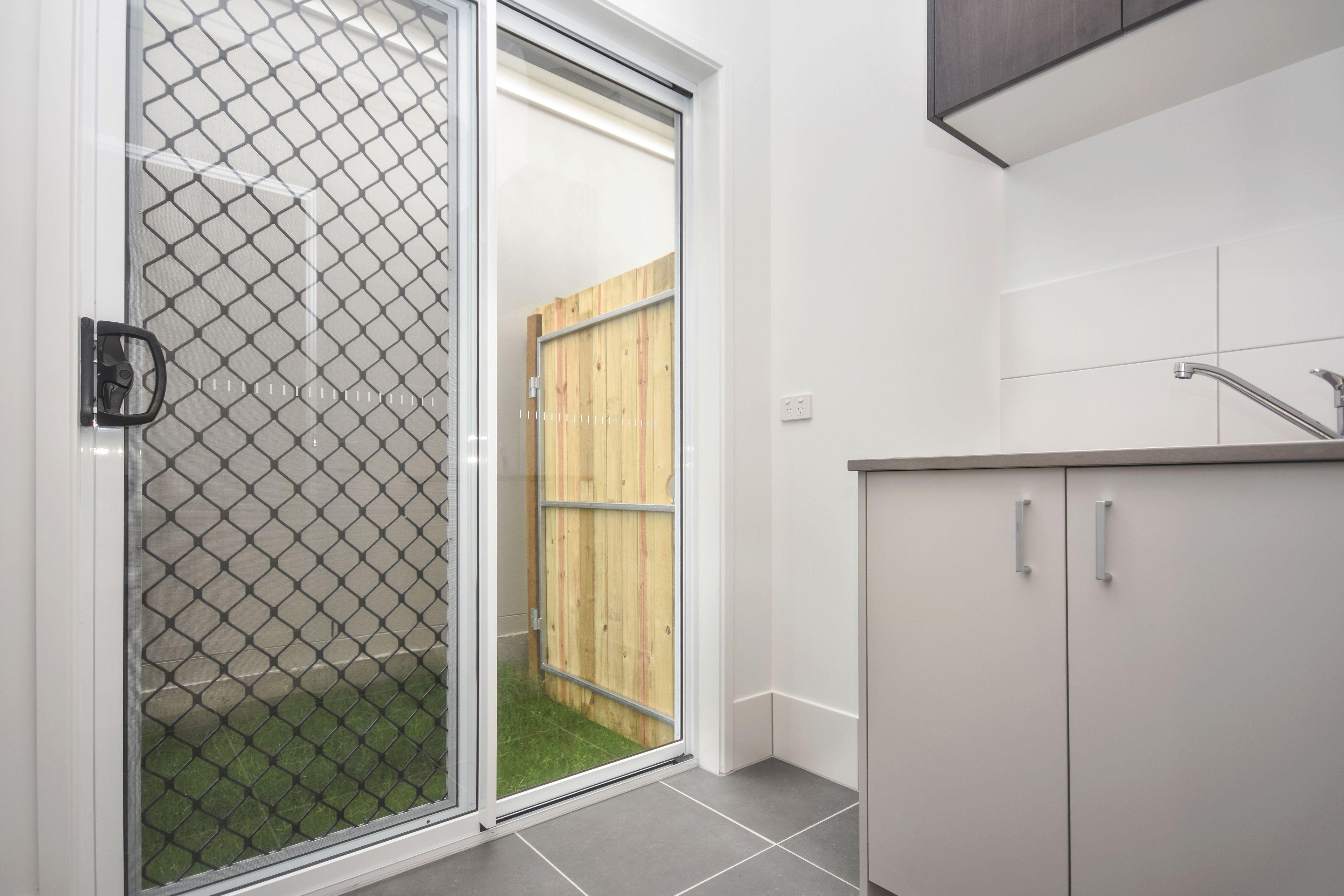 Beautiful 4 Bedroom Home In Narangba