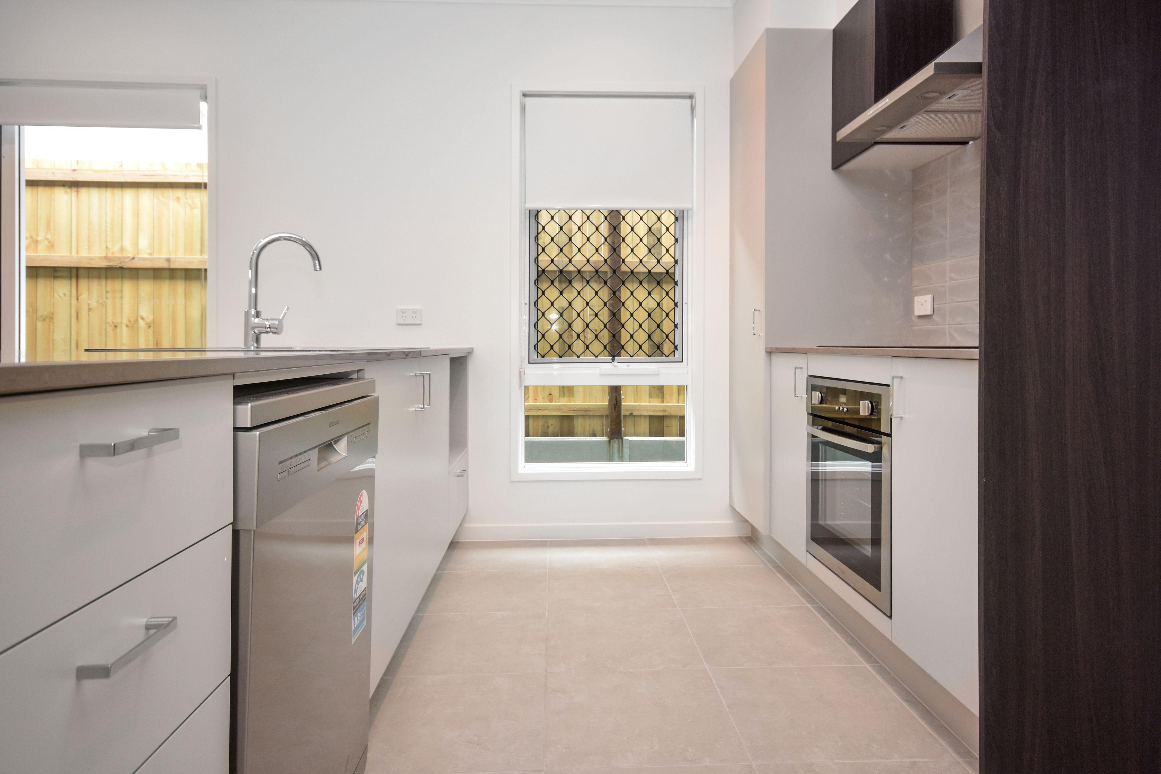 Beautiful 4 Bedroom Home In Narangba