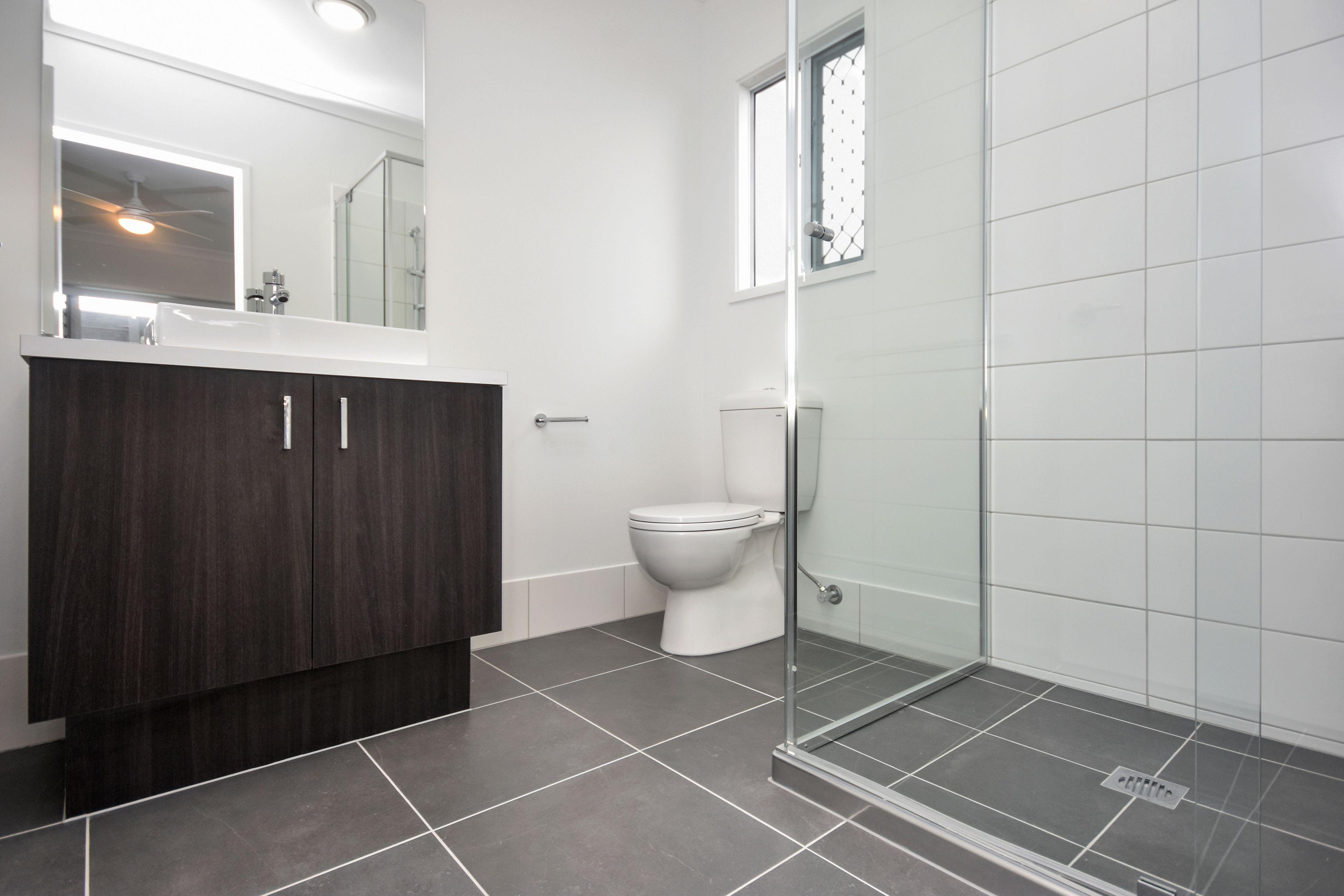 Beautiful 4 Bedroom Home In Narangba