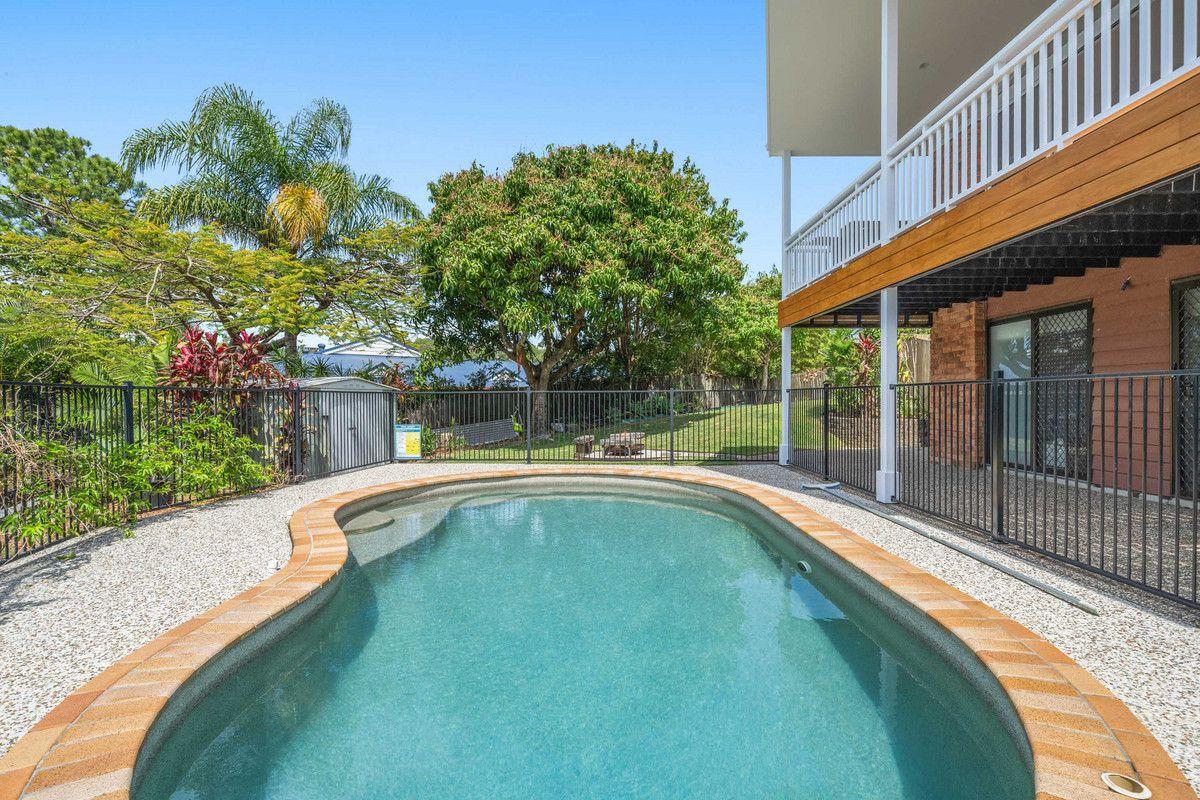 Prop-GPT: House: QLD Elanora, QLD 4221 18 Bindoon Close, Elanora, QLD 4221 - House for Rent - harcourts.net