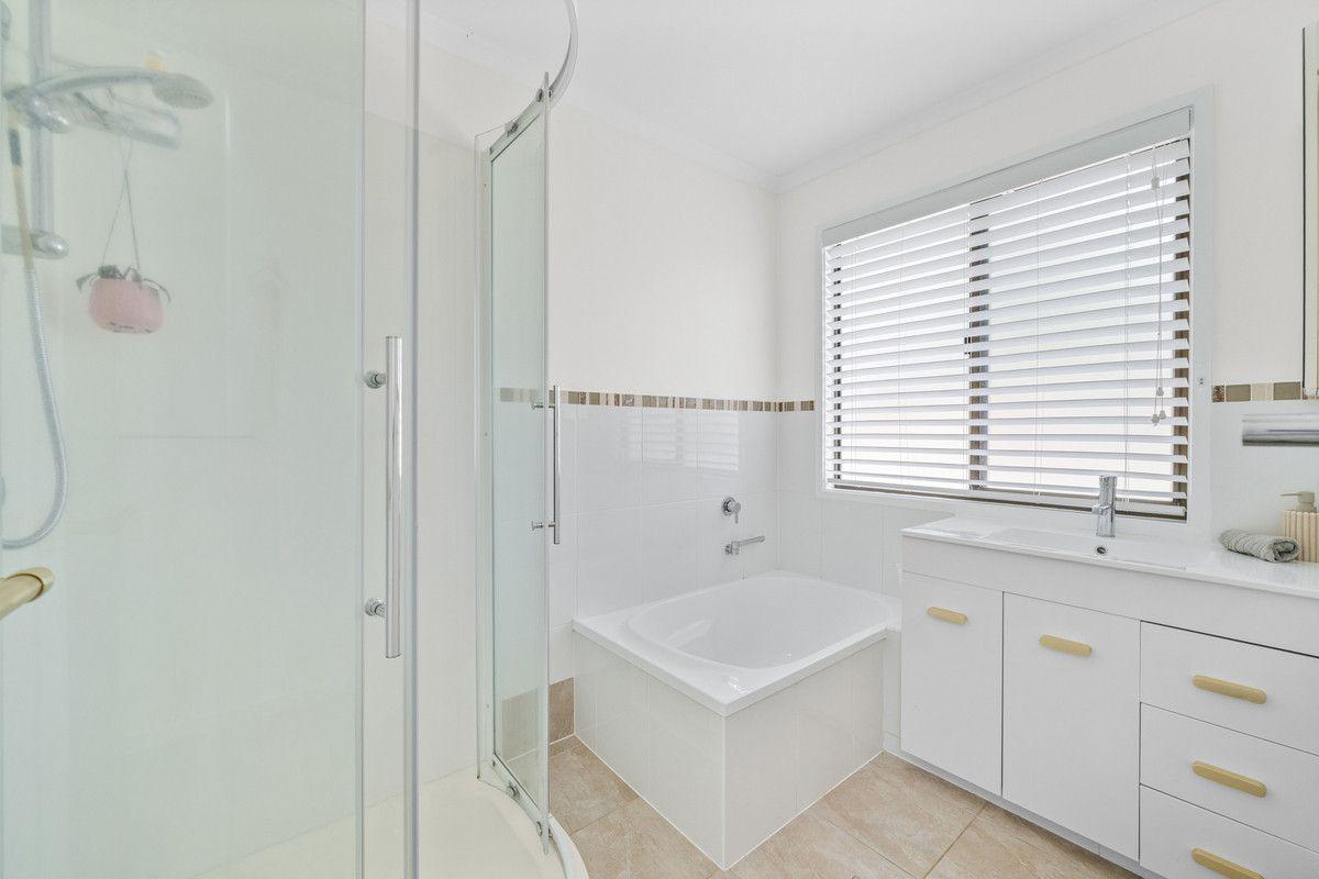 18 Bindoon Close, Elanora, QLD 4221 - House for Rent - harcourts.net