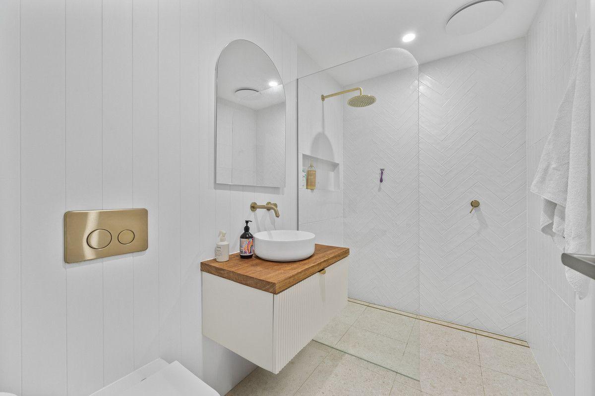 18 Bindoon Close, Elanora, QLD 4221 - House for Rent - harcourts.net