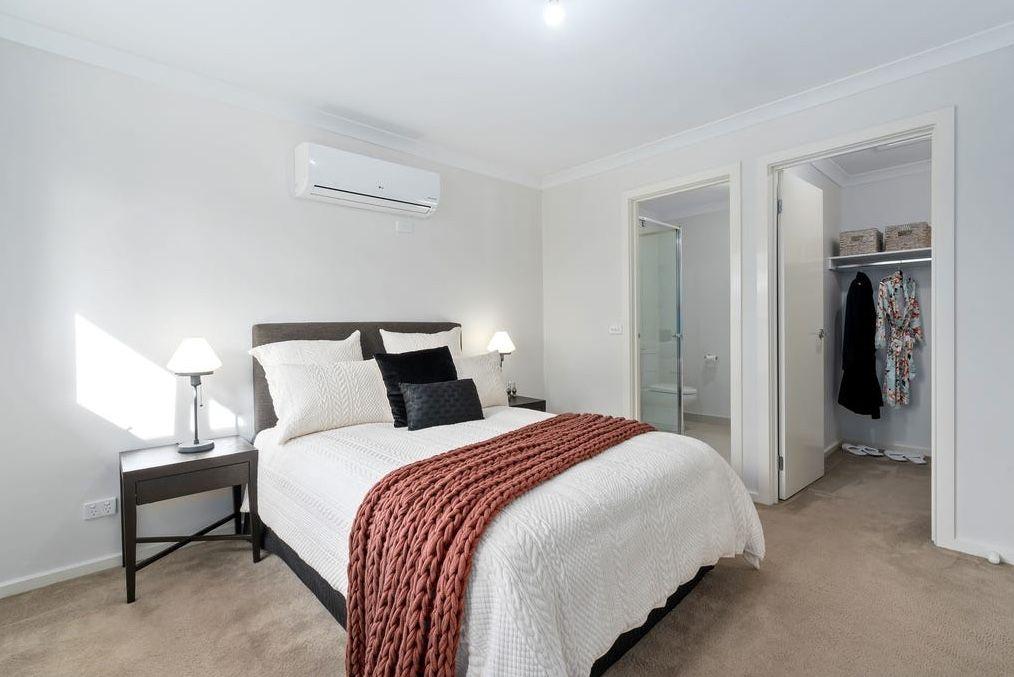 Lovely designer townhouse in the heart of Kilmore