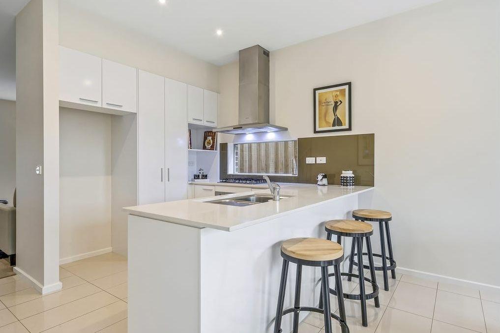 Lovely designer townhouse in the heart of Kilmore