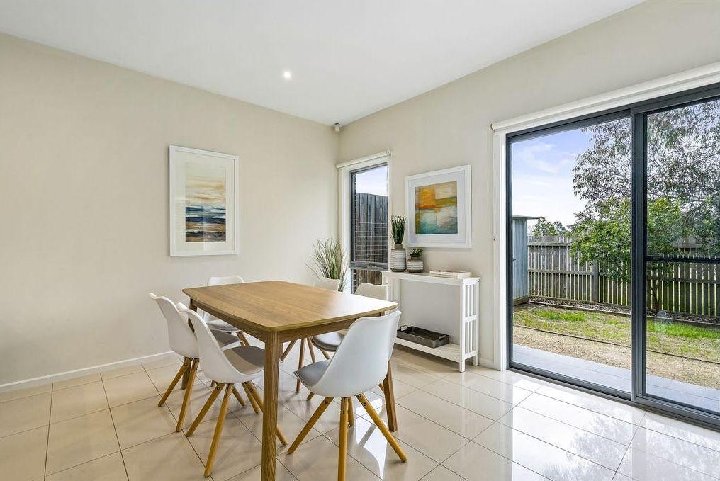Lovely designer townhouse in the heart of Kilmore
