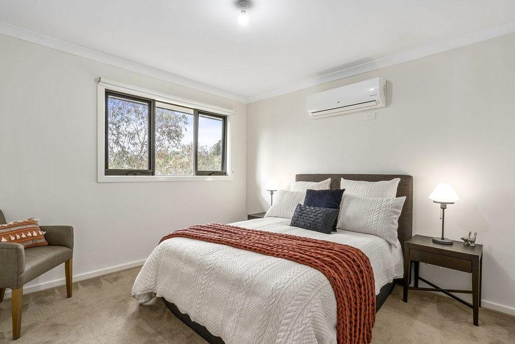 Lovely designer townhouse in the heart of Kilmore