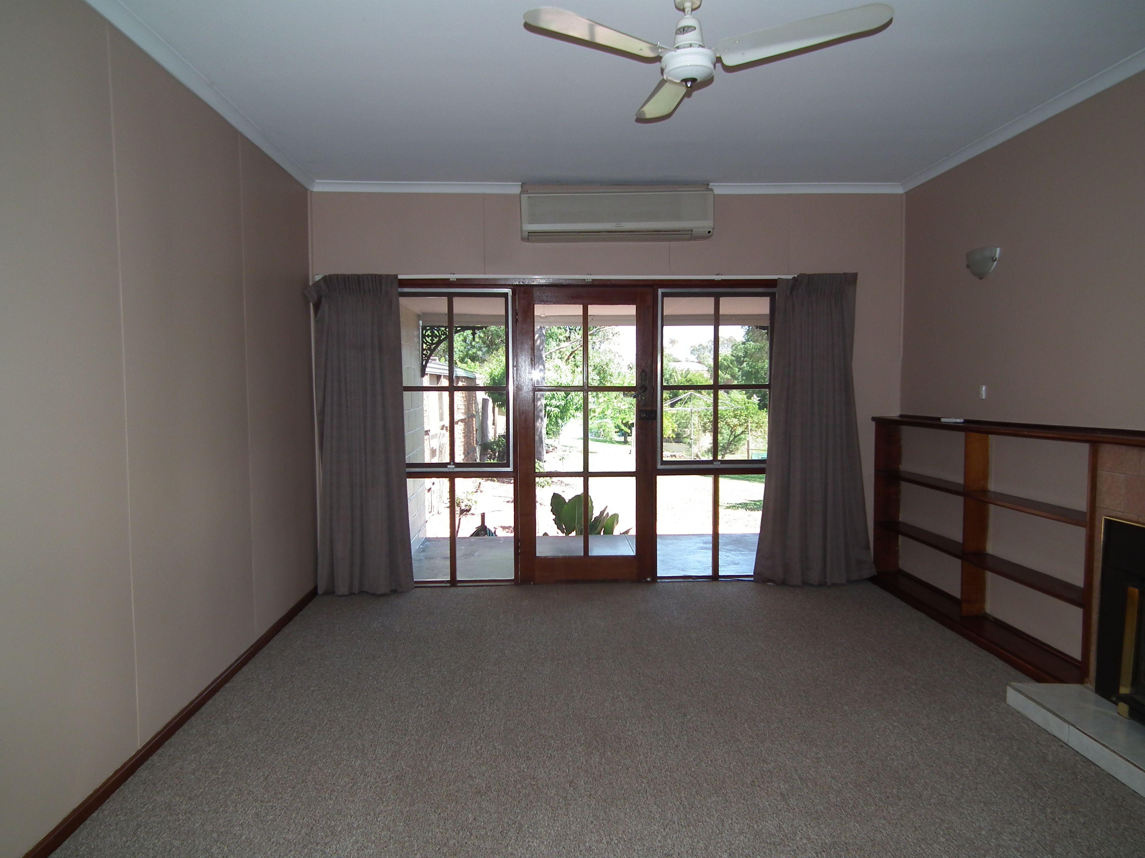 PLEASE CALL RAY WHITE OFFICE TO BOOK A VIEWING 03 57942777