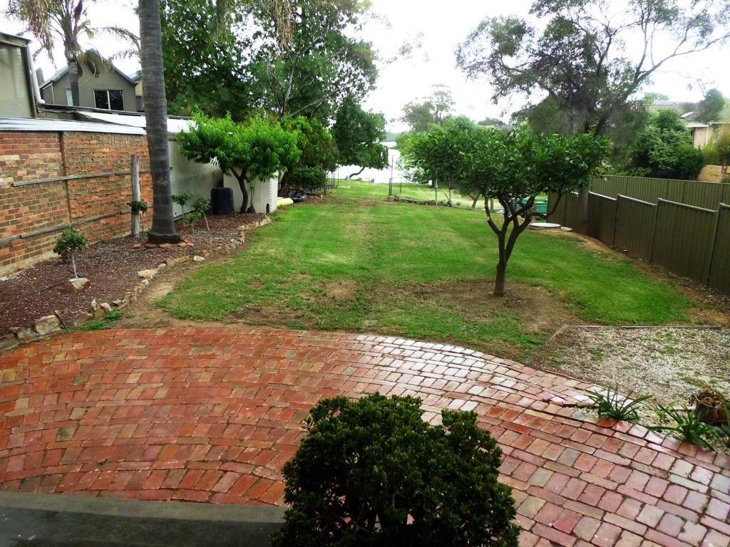 PLEASE CALL RAY WHITE OFFICE TO BOOK A VIEWING 03 57942777