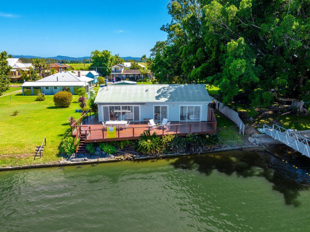 One Of A Kind - Waterfront living