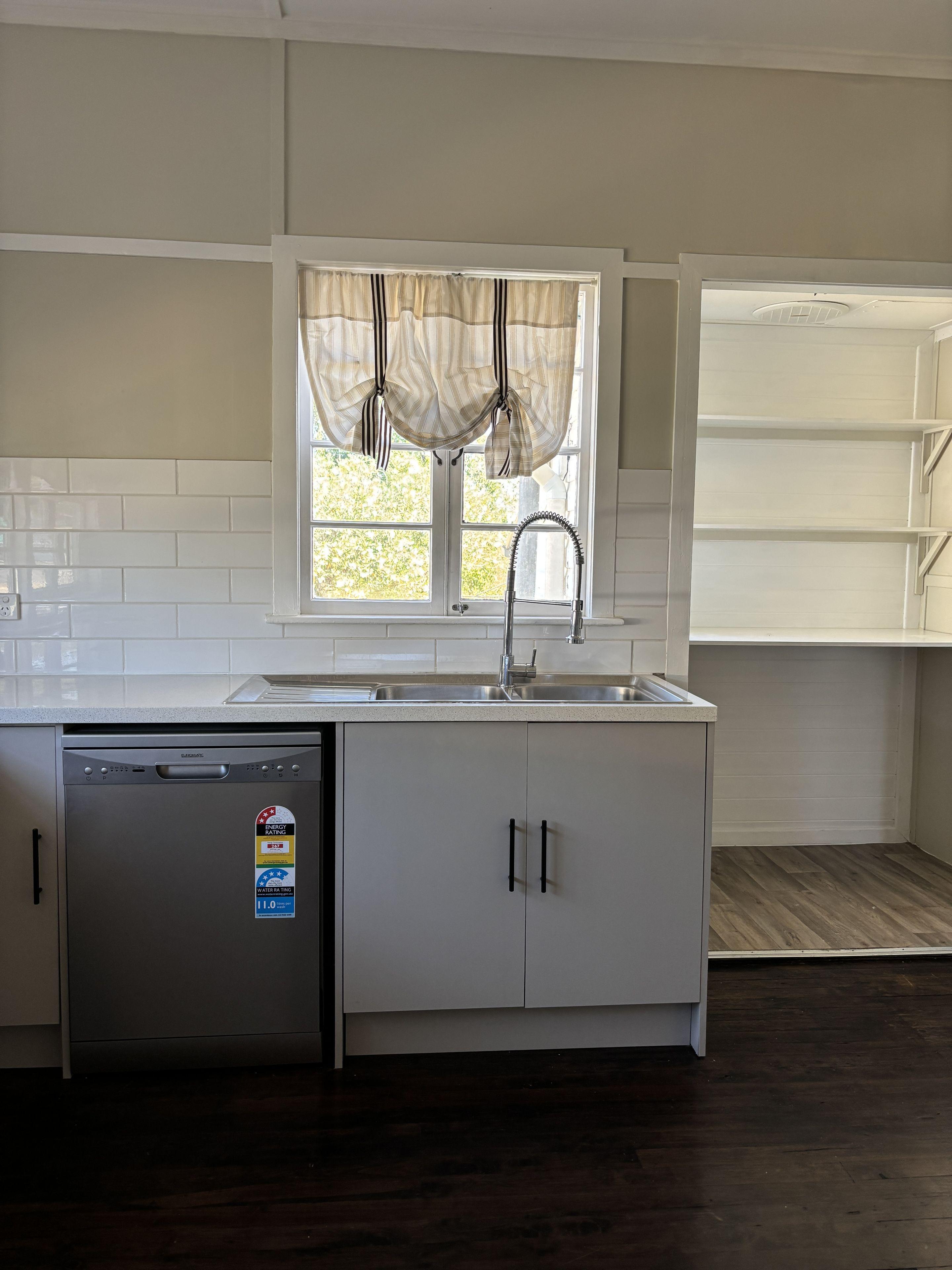 Beautiful 3 Bedroom Home in Great Location